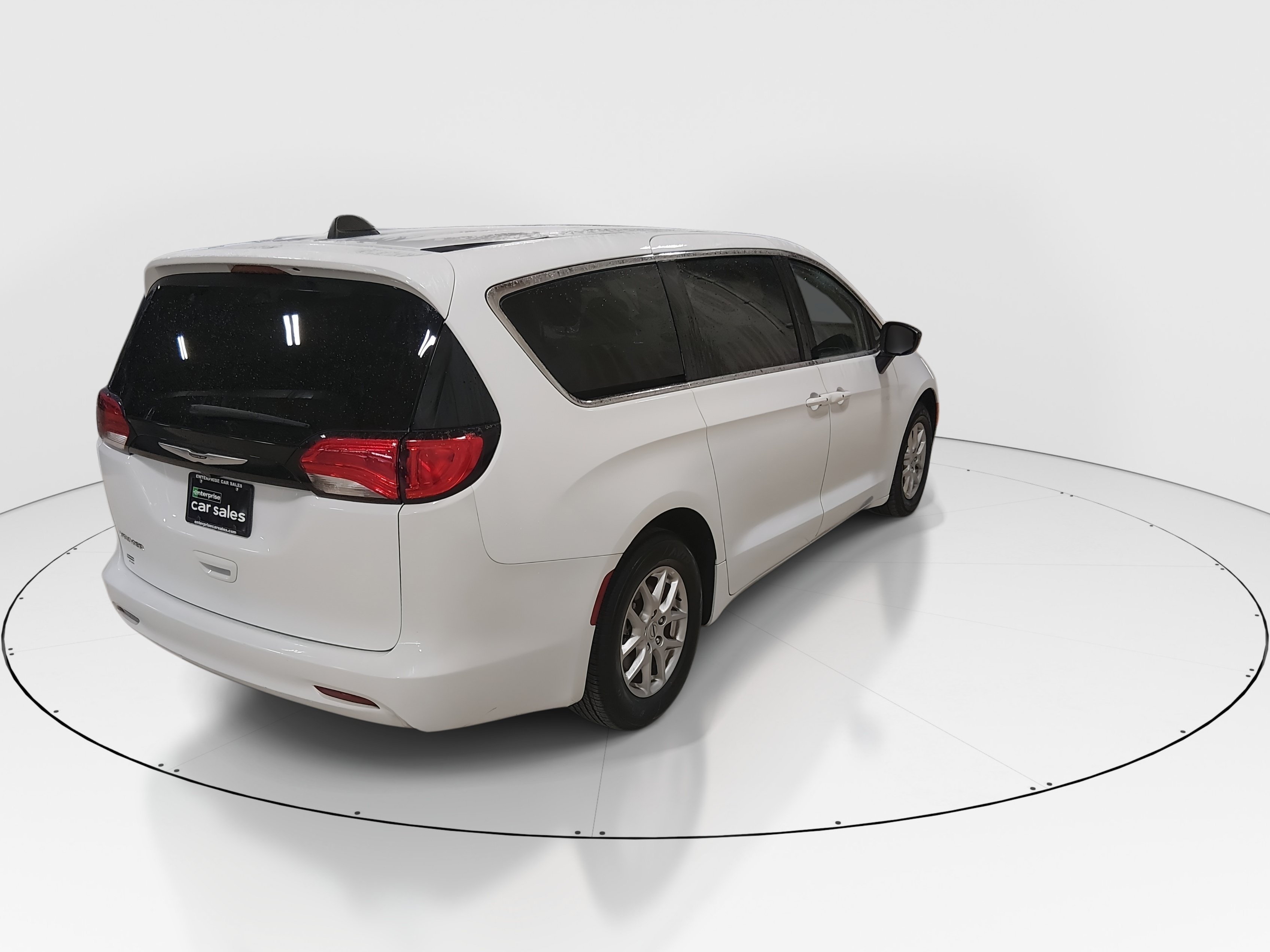 2024 Chrysler Voyager LX - Photo 7