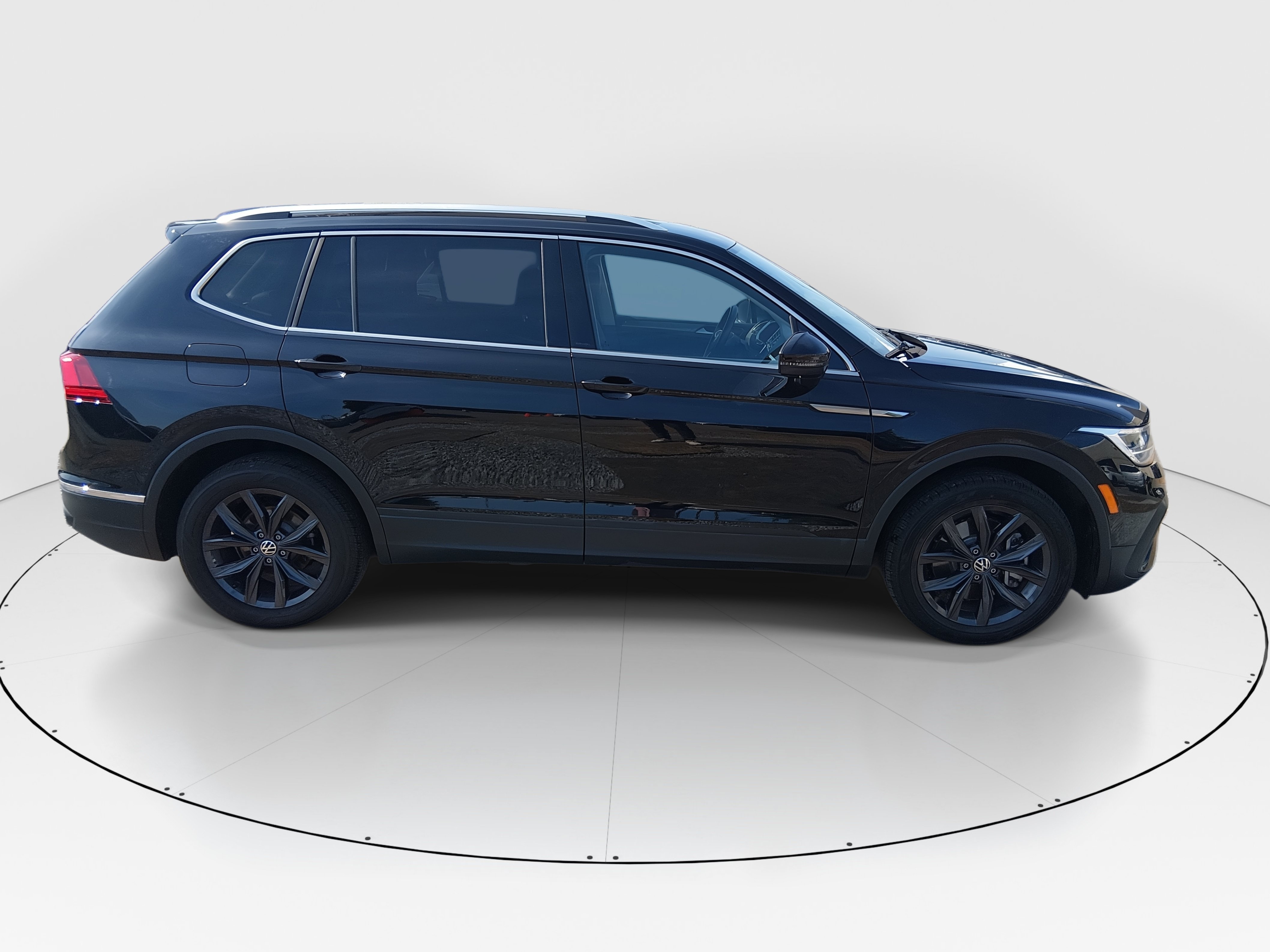 2024 Volkswagen Tiguan SE - Photo 8