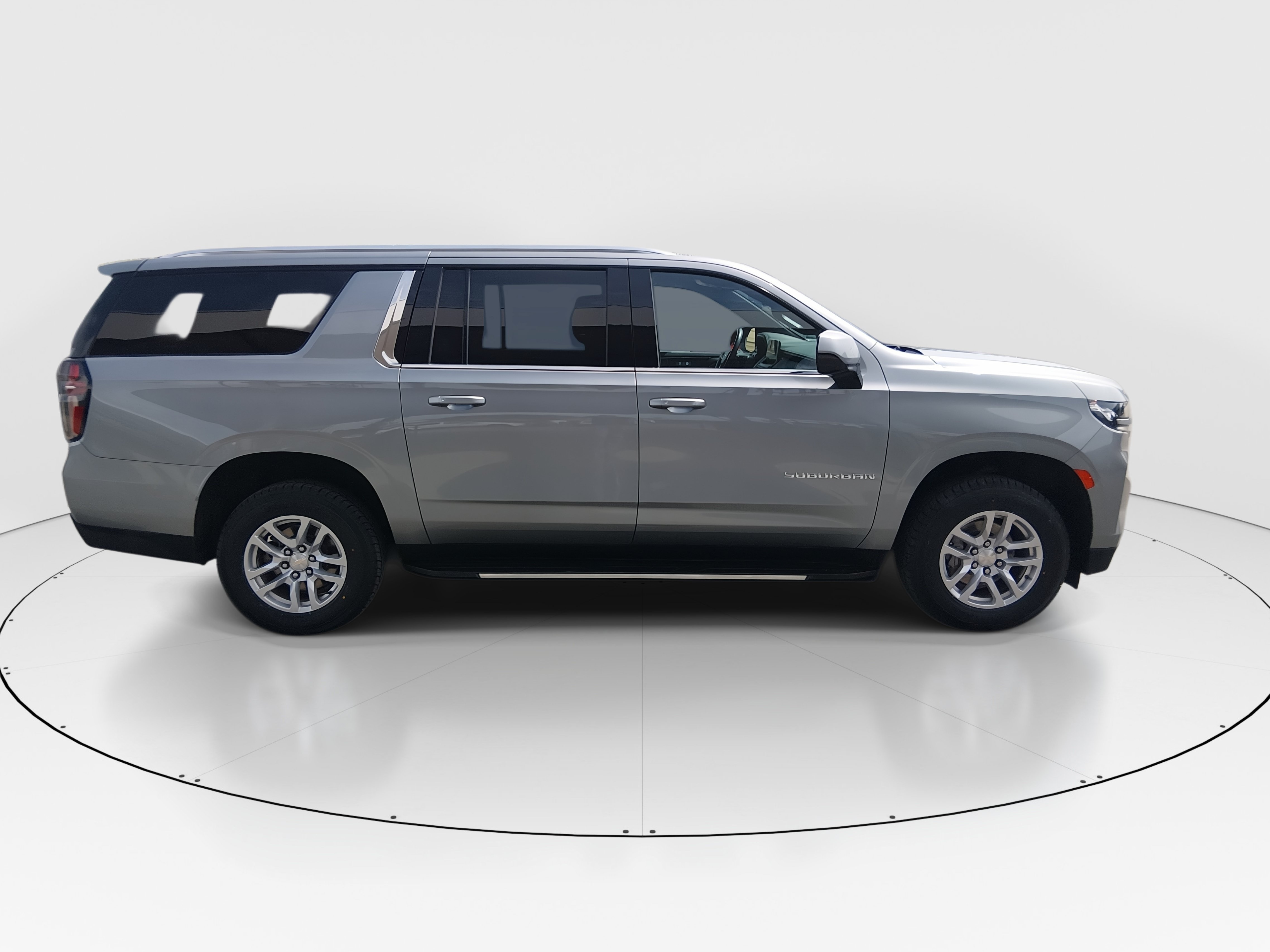 2024 Chevrolet Suburban LT - Photo 8