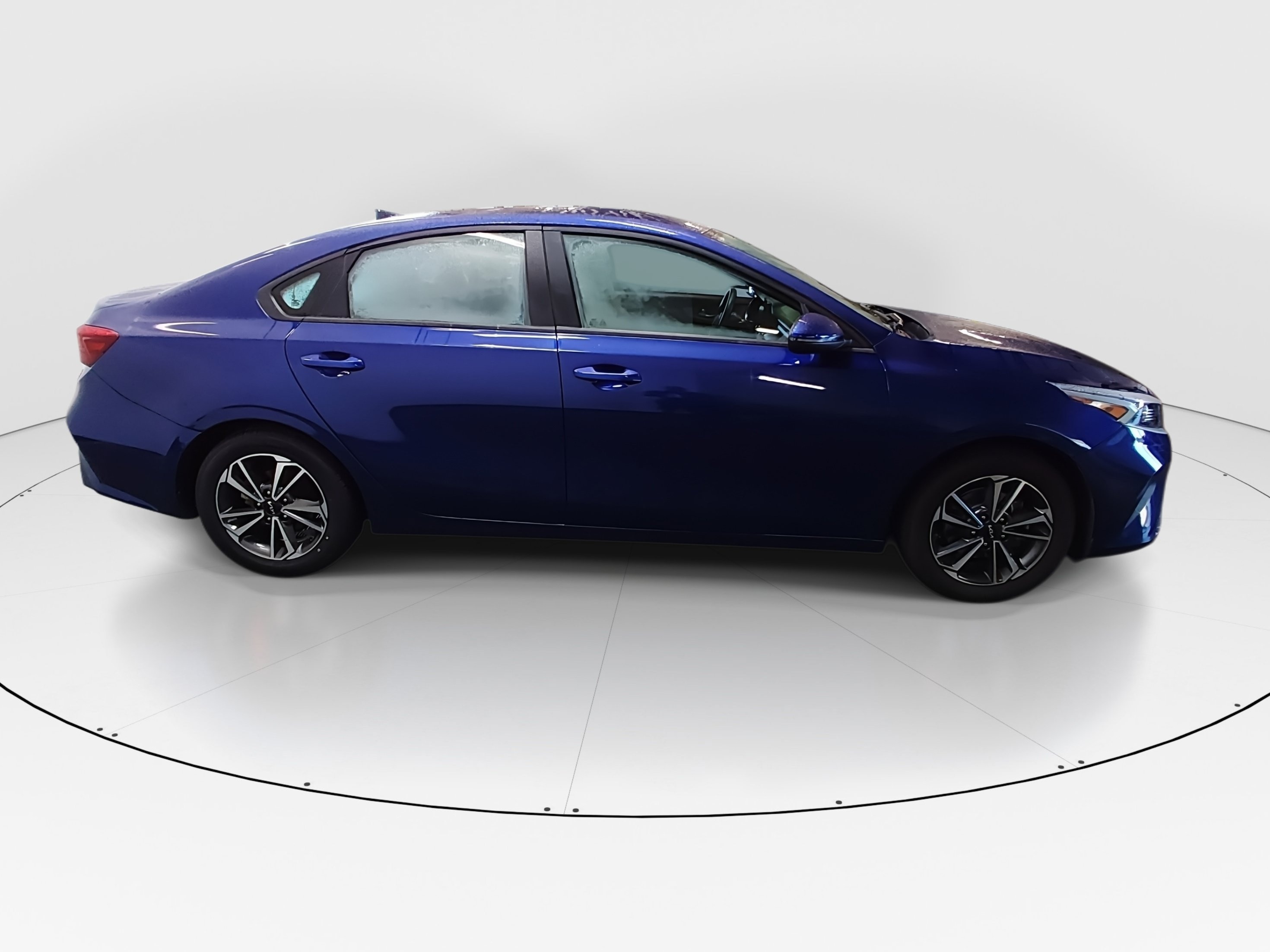 2024 Kia Forte LXS - Photo 8