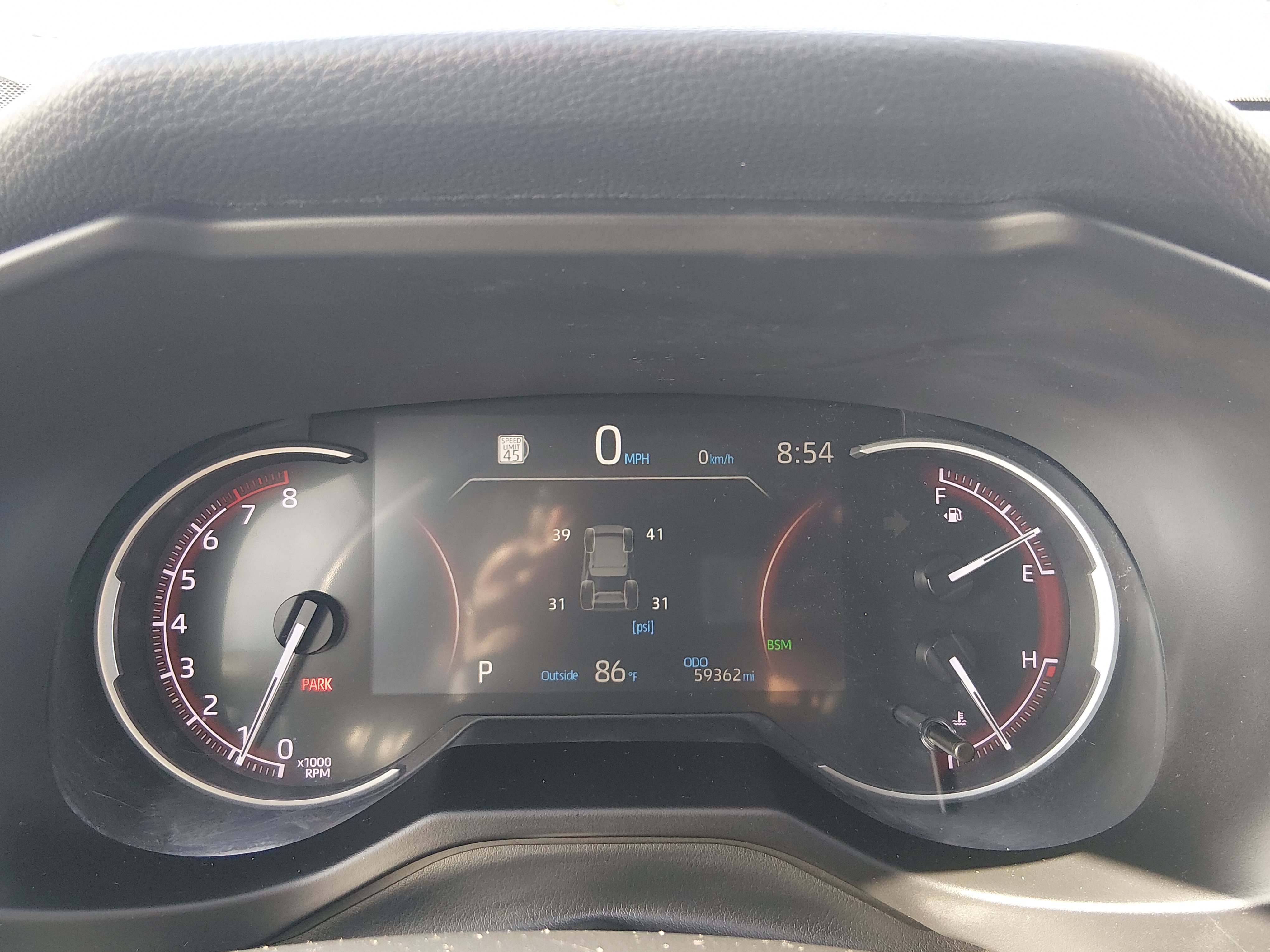 2024 Toyota RAV4 XLE - Photo 14