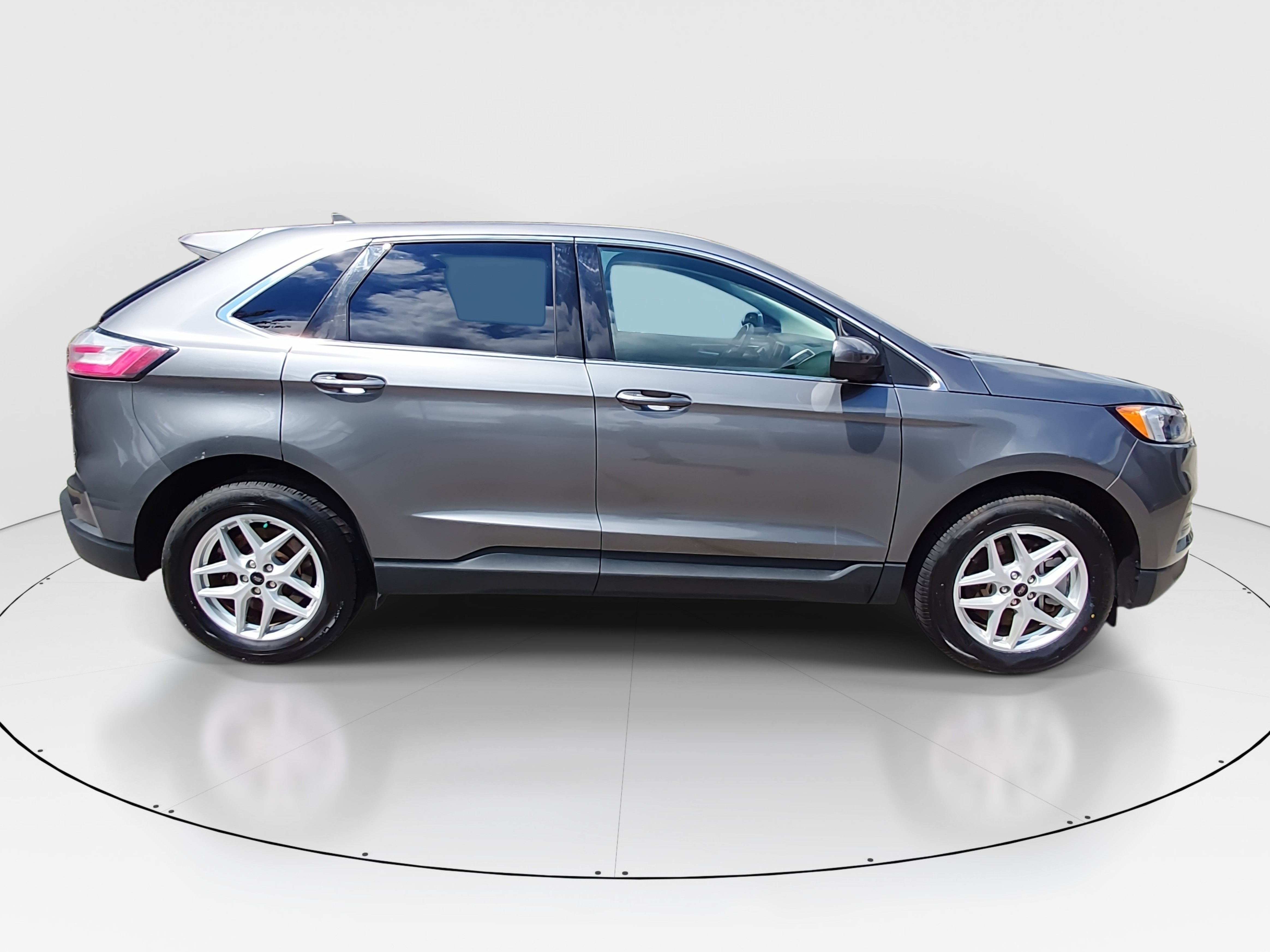 2024 Ford Edge SEL - Photo 8