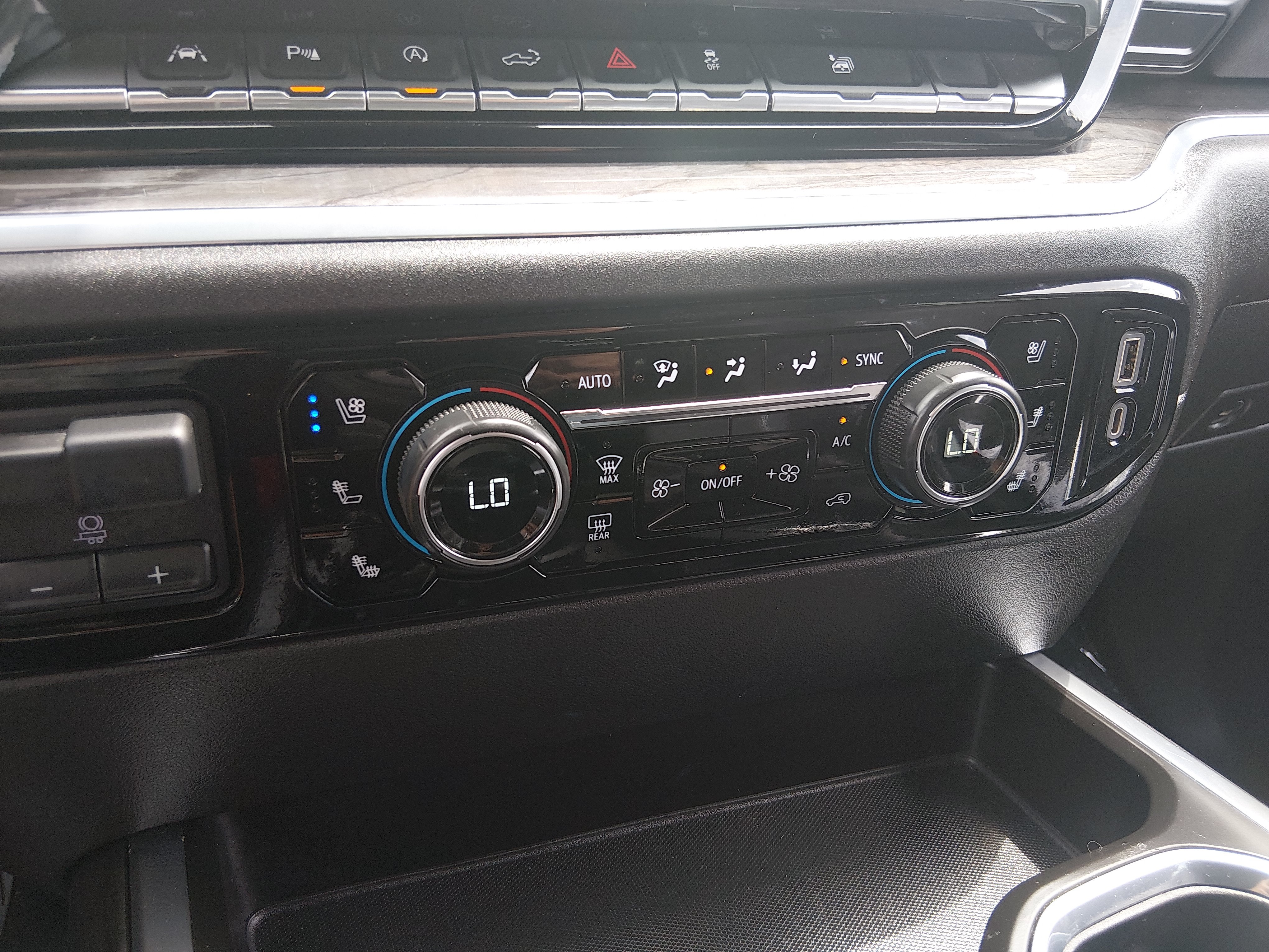2023 Chevrolet Silverado 1500 LTZ - Photo 18
