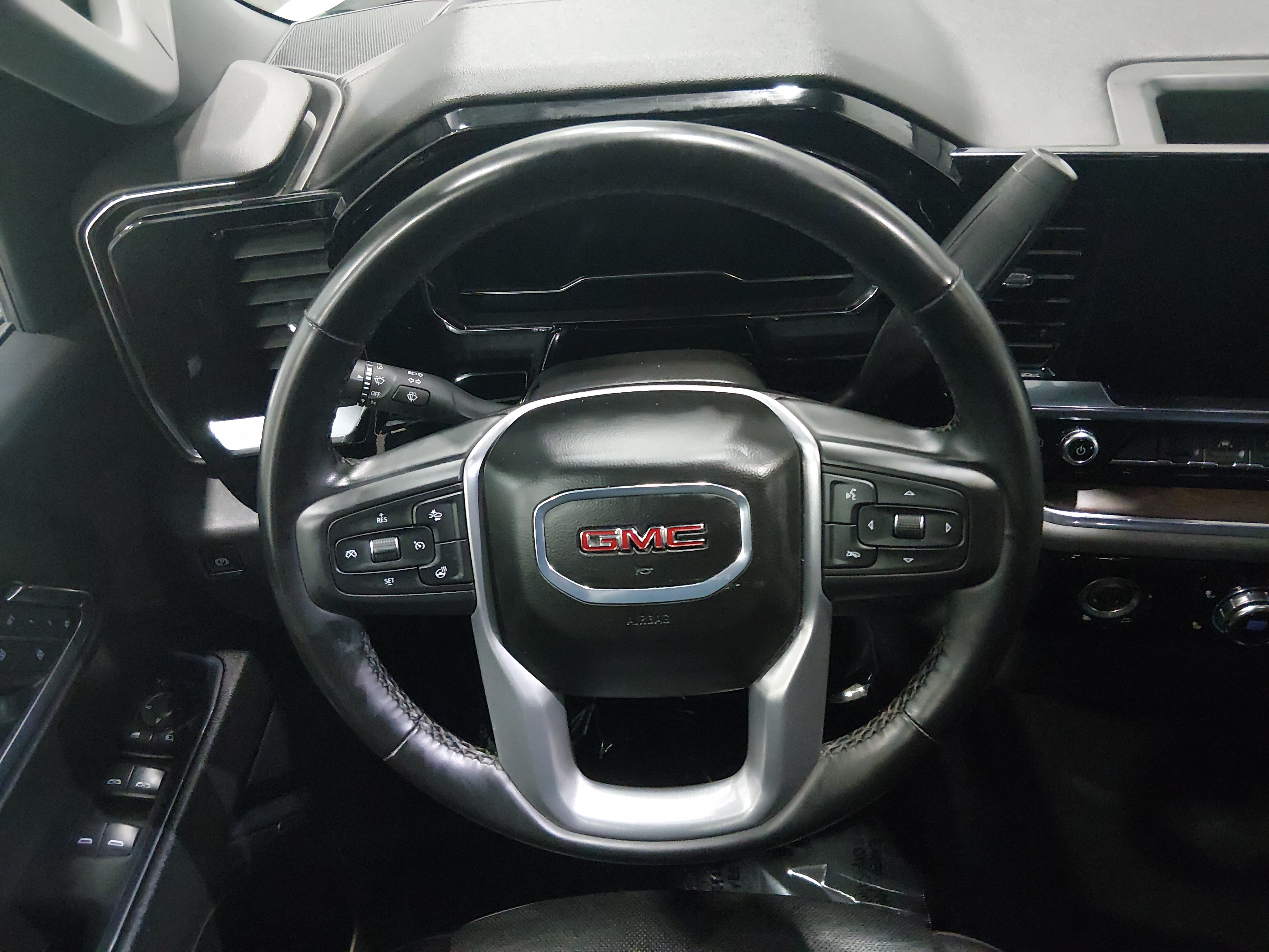 2024 GMC Sierra 1500 SLT - Photo 12