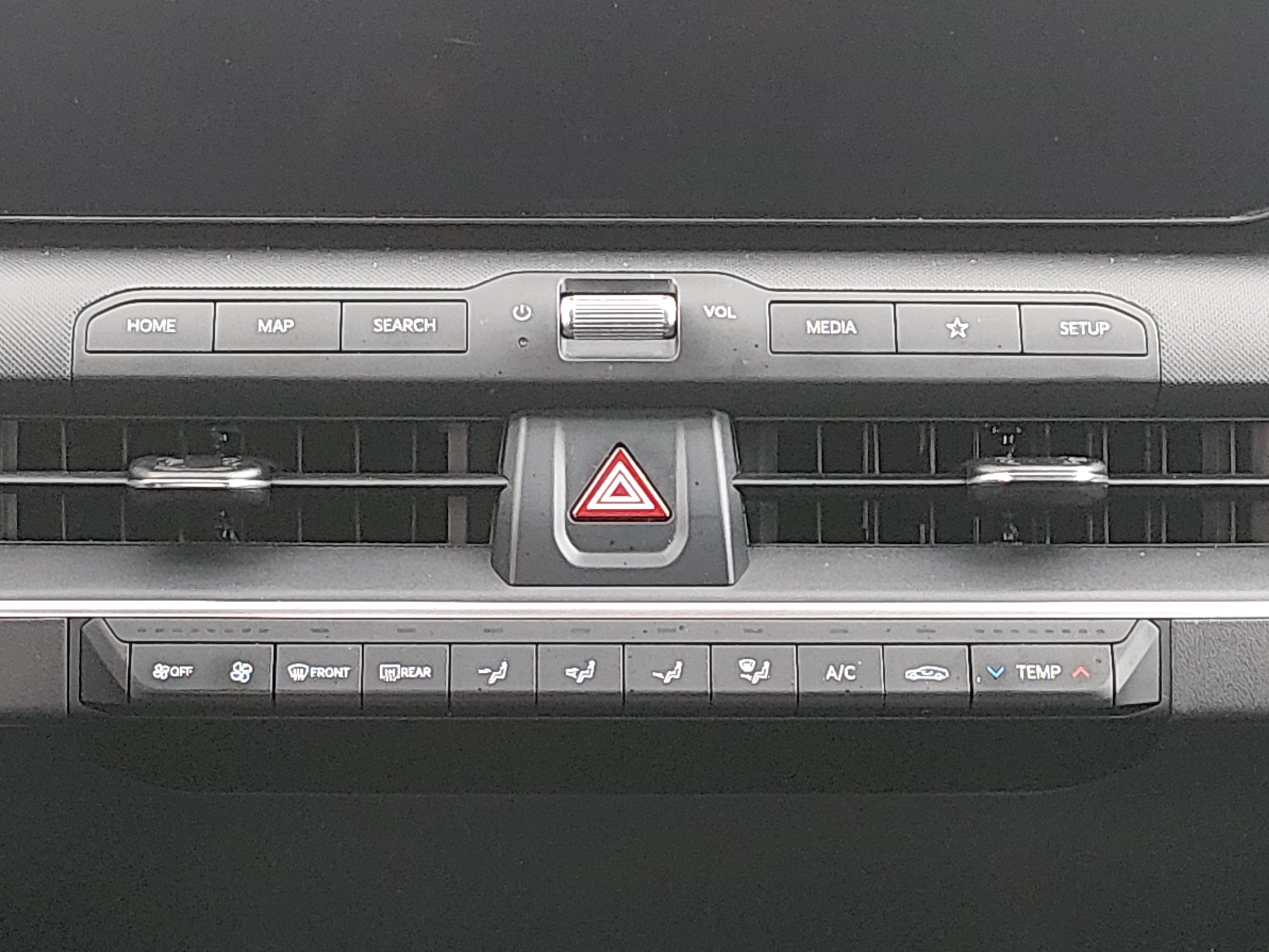 2025 Kia K4 LXS - Photo 13