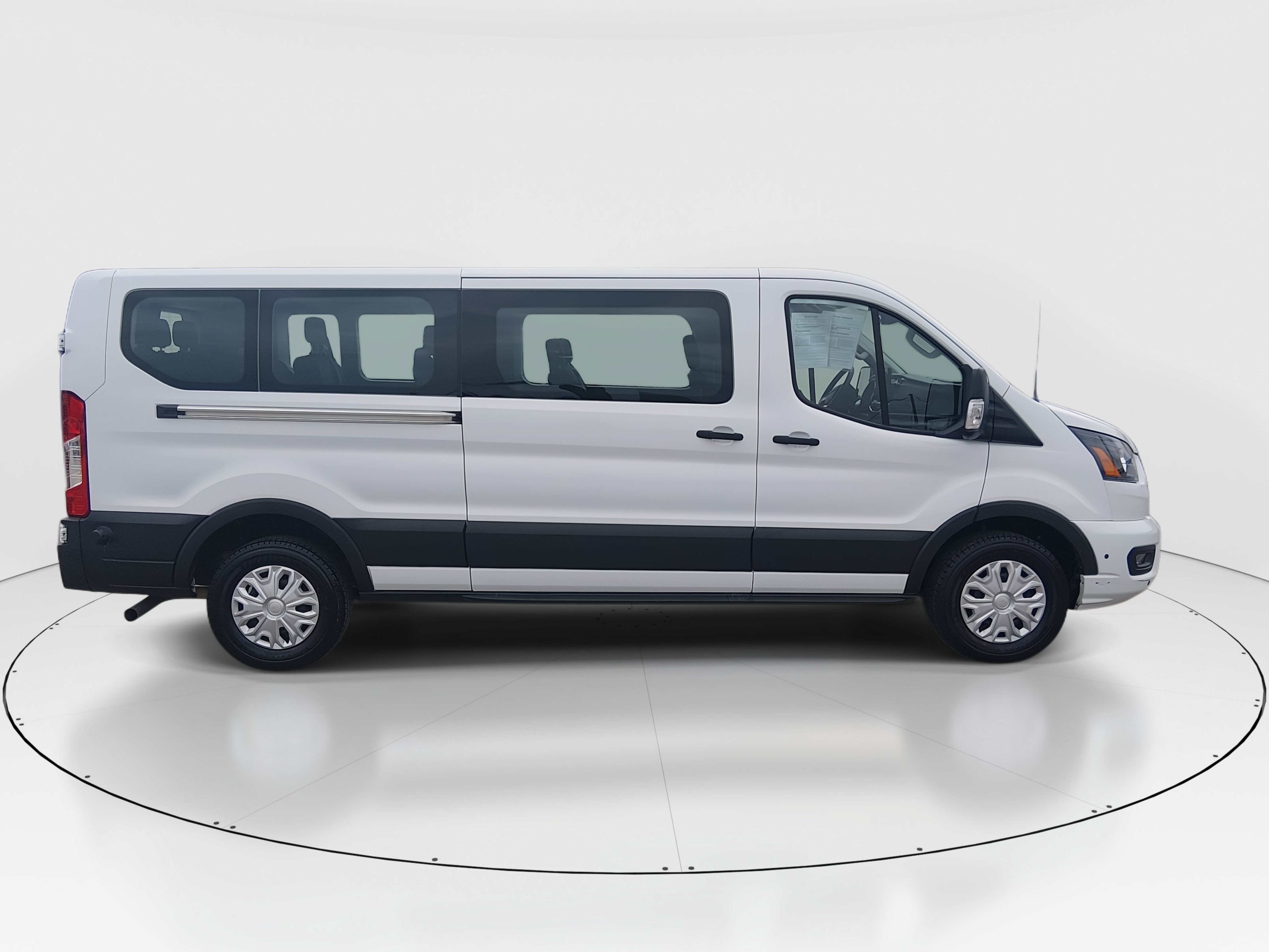 2024 Ford Transit Passenger Van XLT - Photo 8