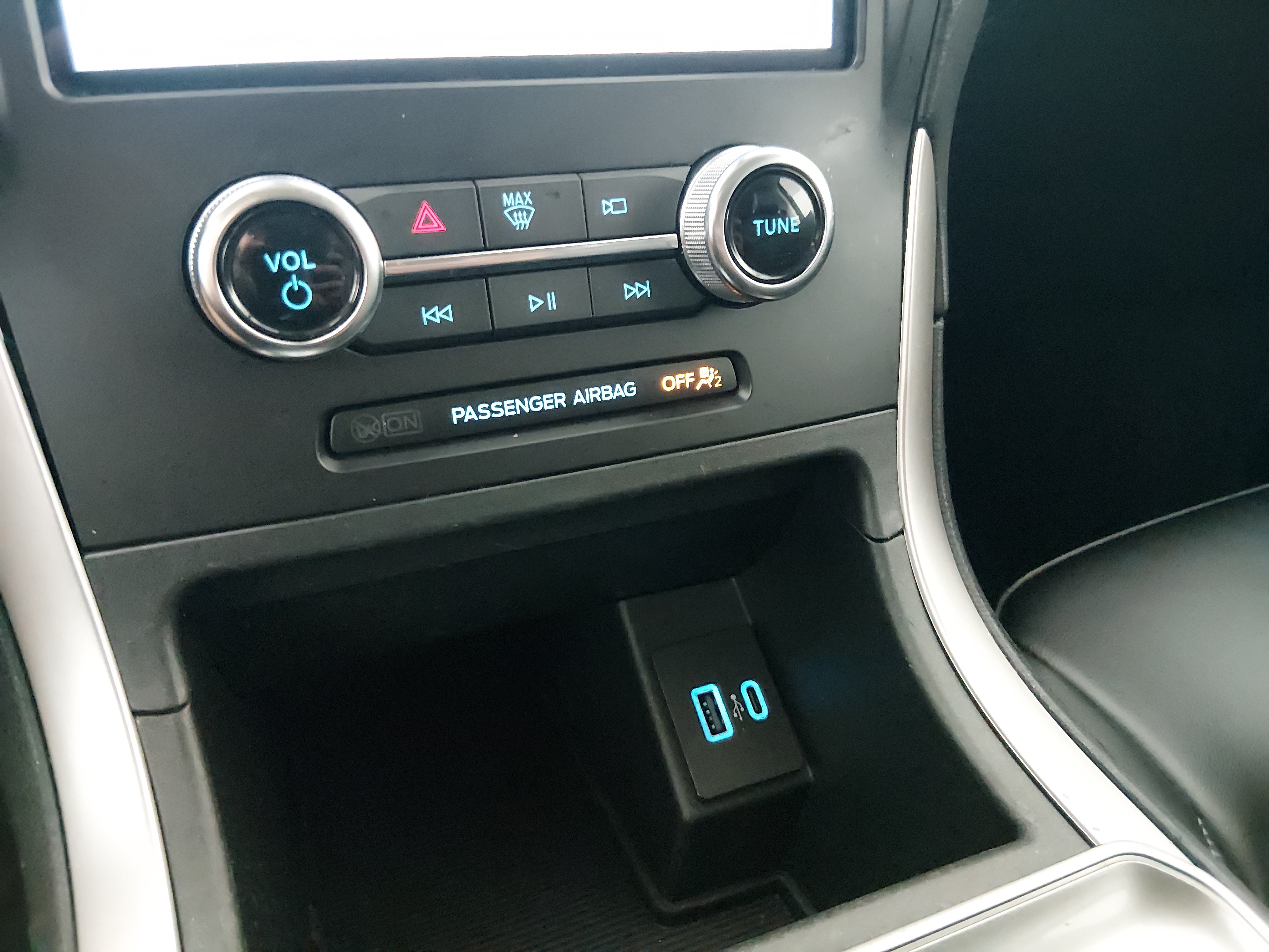 2024 Ford Edge SEL - Photo 19