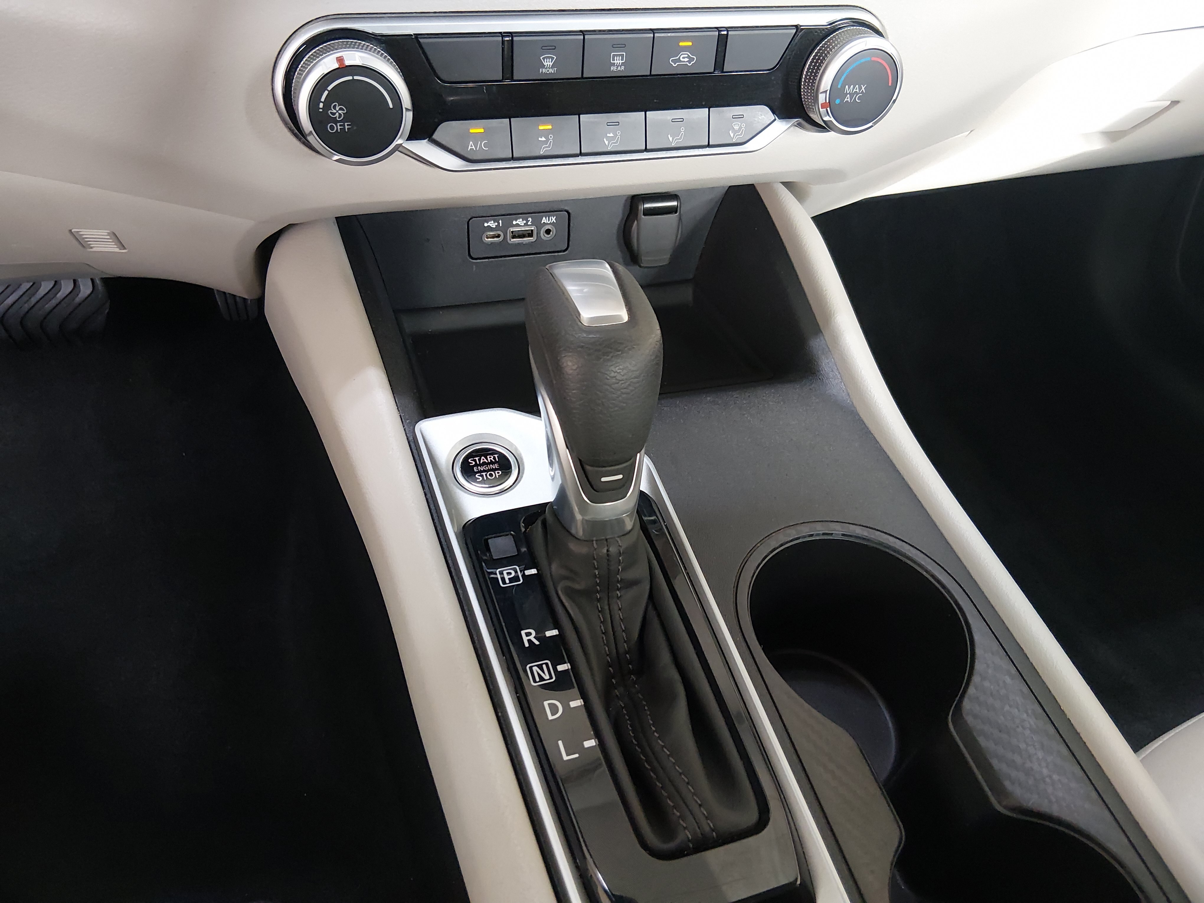 2025 Nissan Altima SV - Photo 13