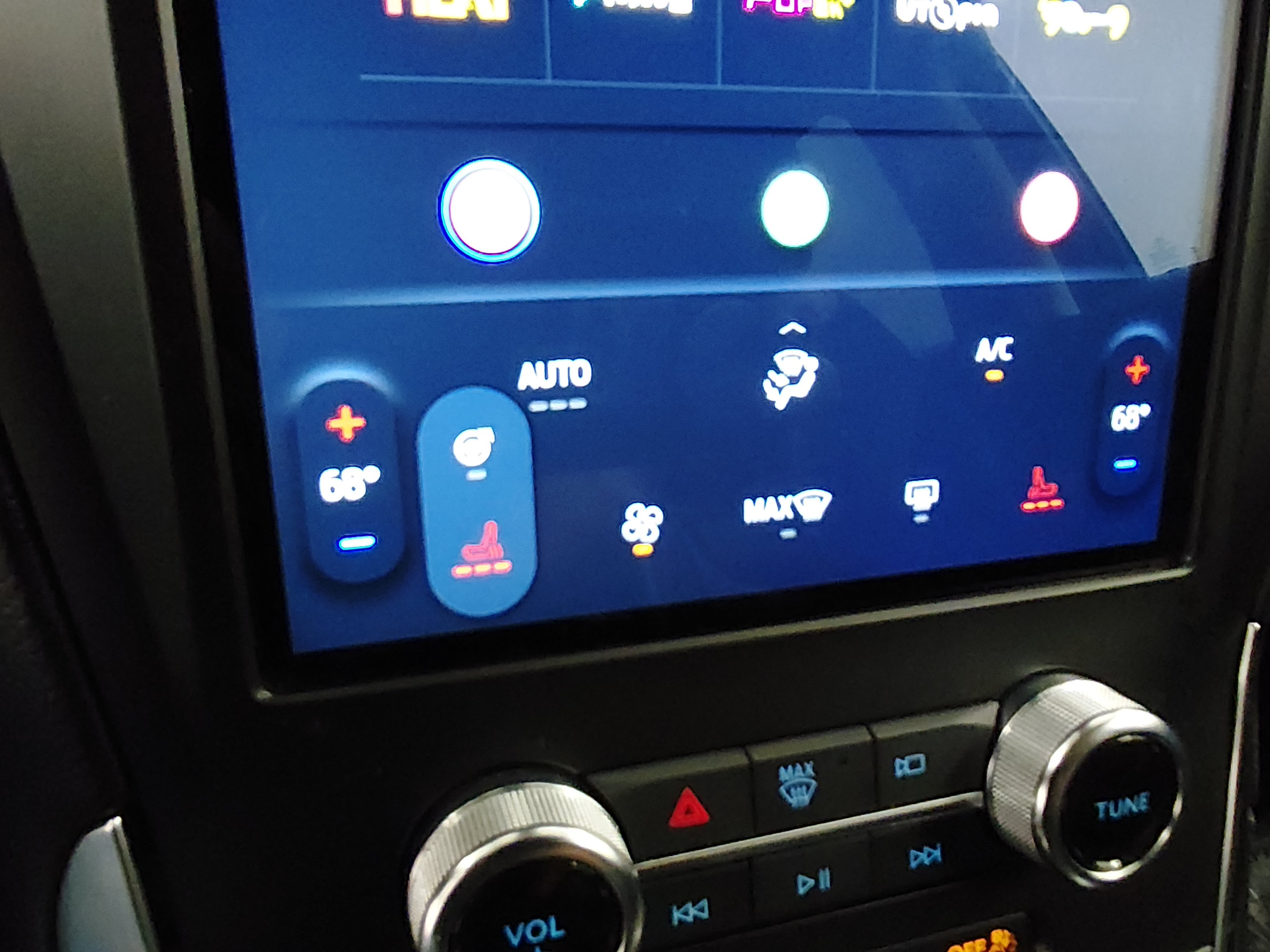 2024 Ford Edge Titanium - Photo 17