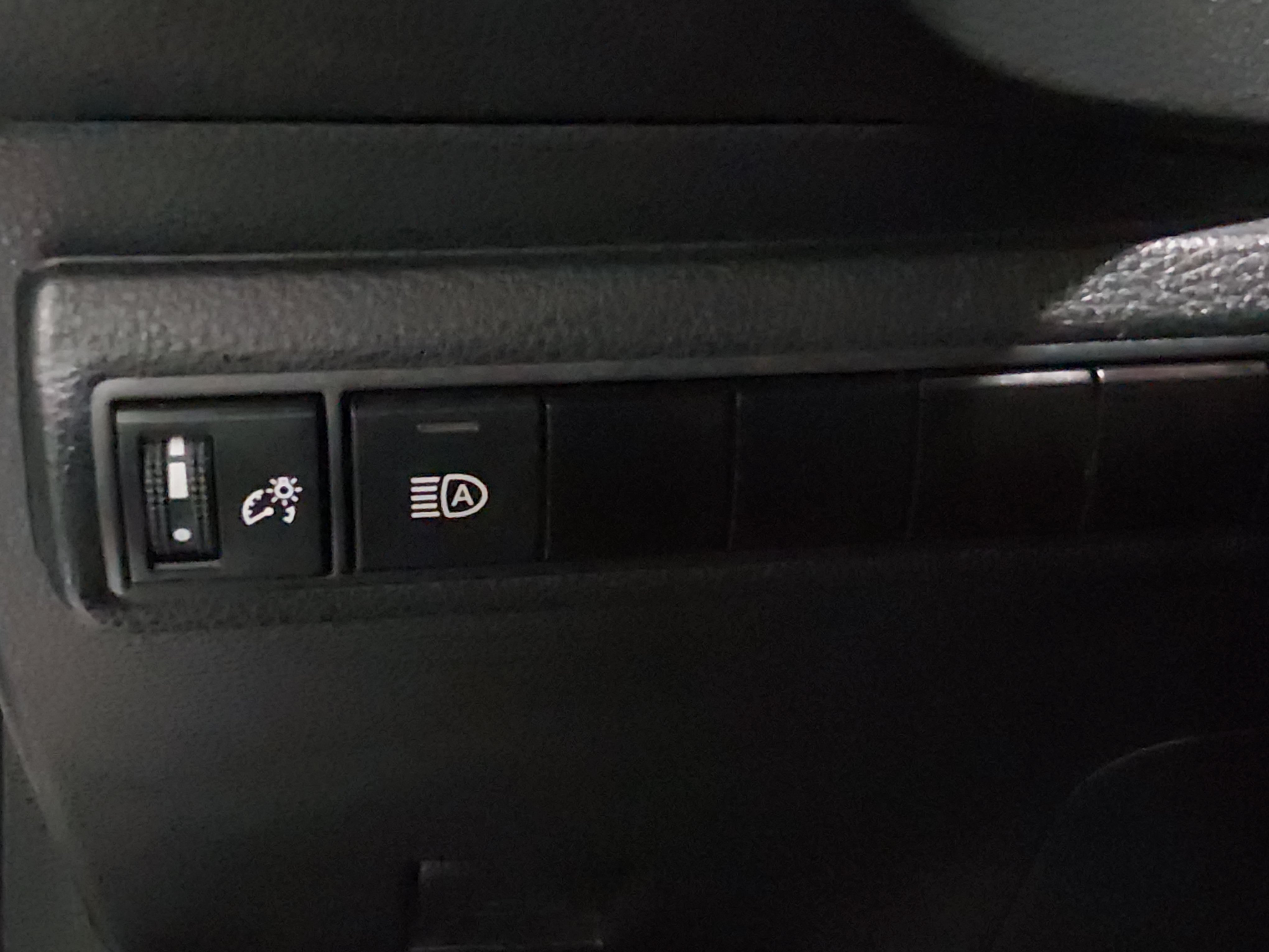 2024 Toyota Corolla LE - Photo 13