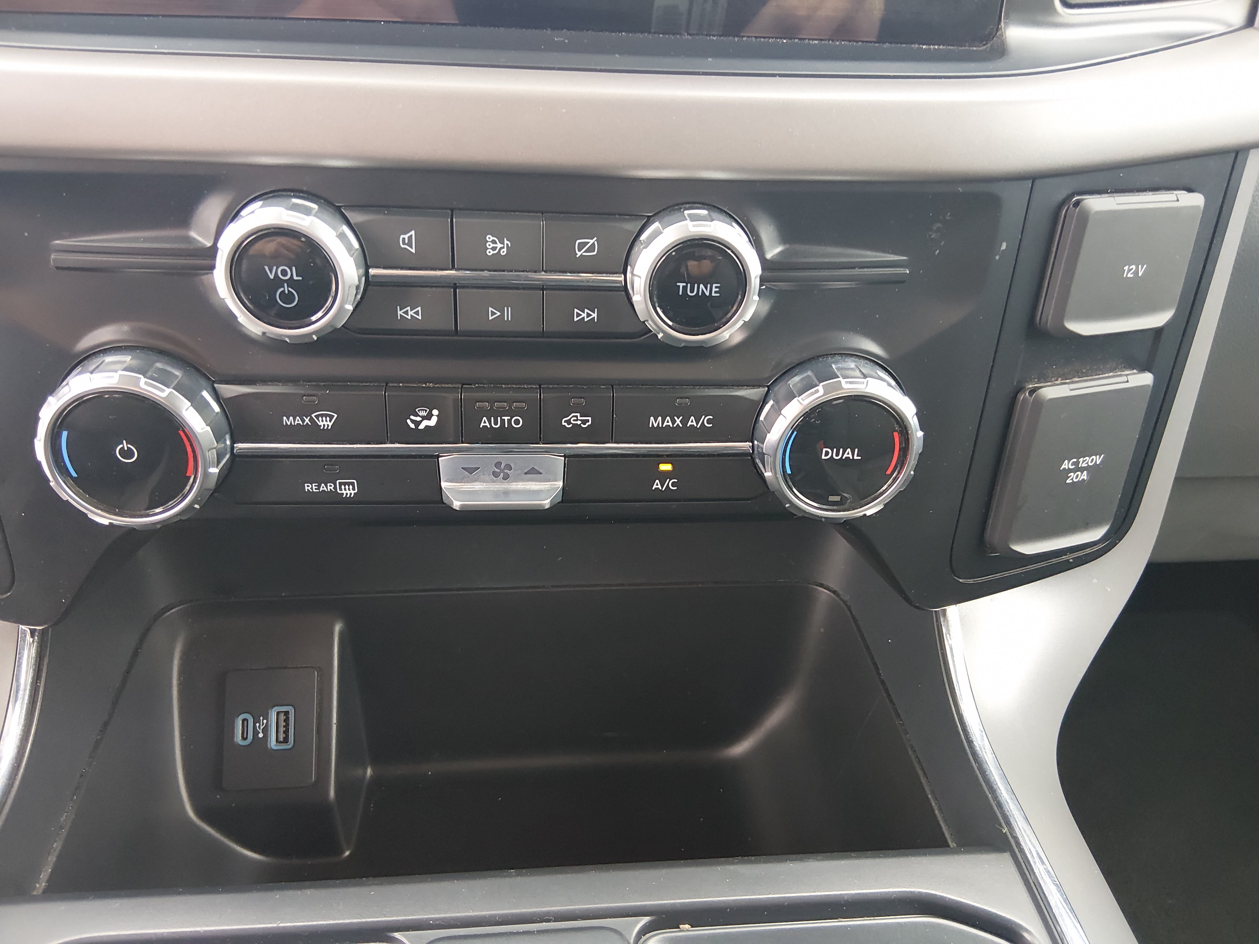 2024 Ford F-150 XLT - Photo 19