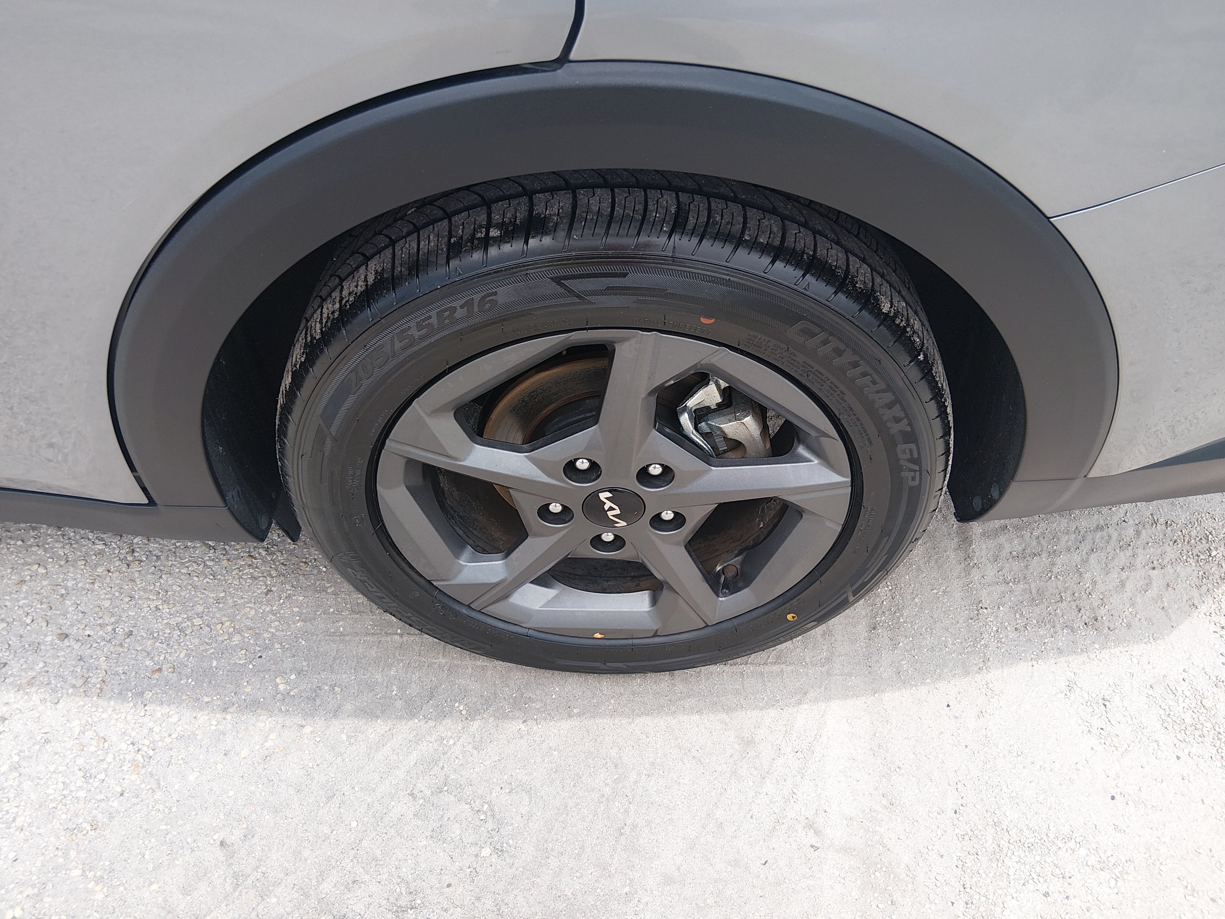 2025 Kia K4 LXS - Photo 10