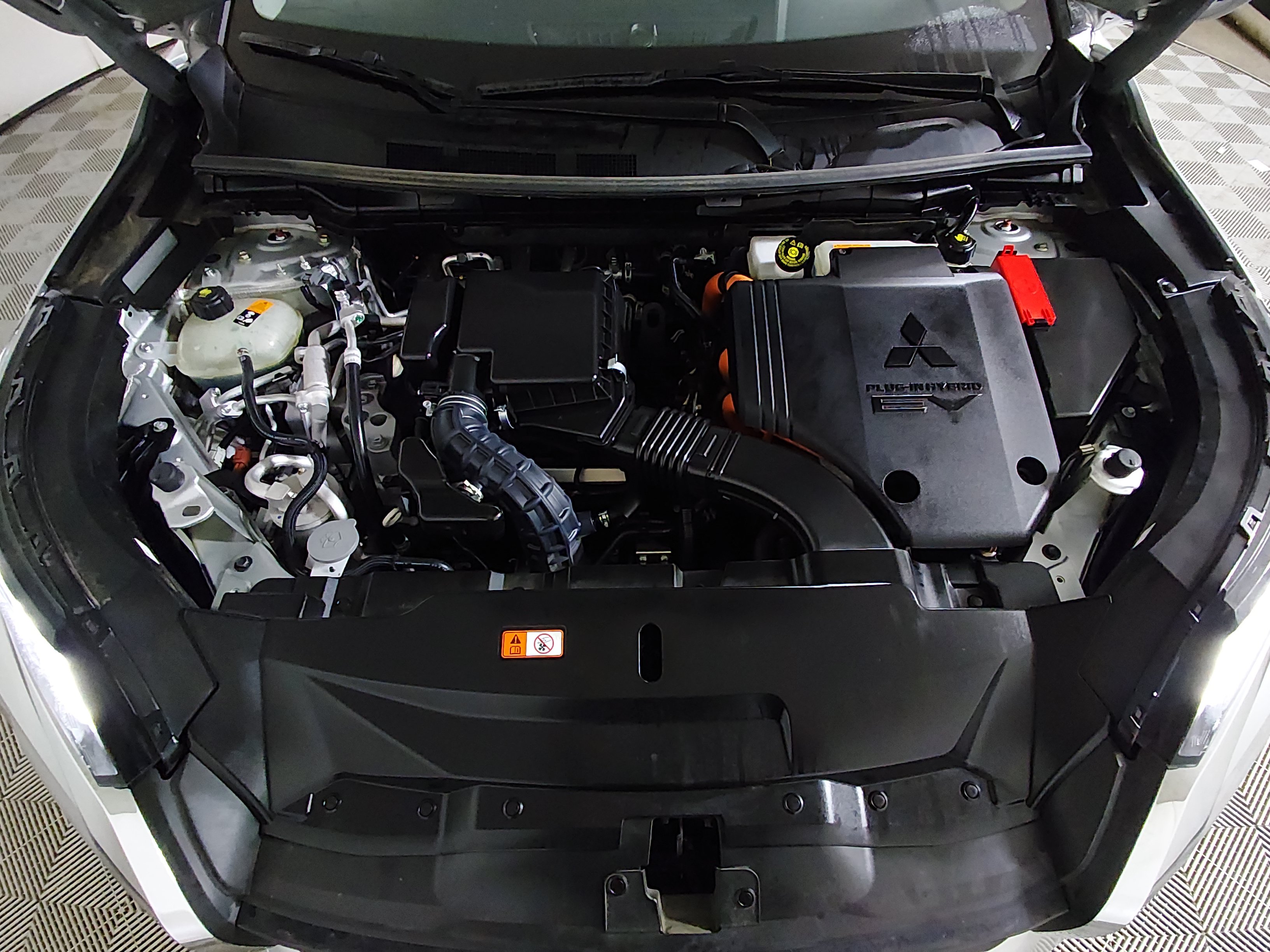 2024 Mitsubishi Outlander Plug-in Hybrid SEL - Photo 9