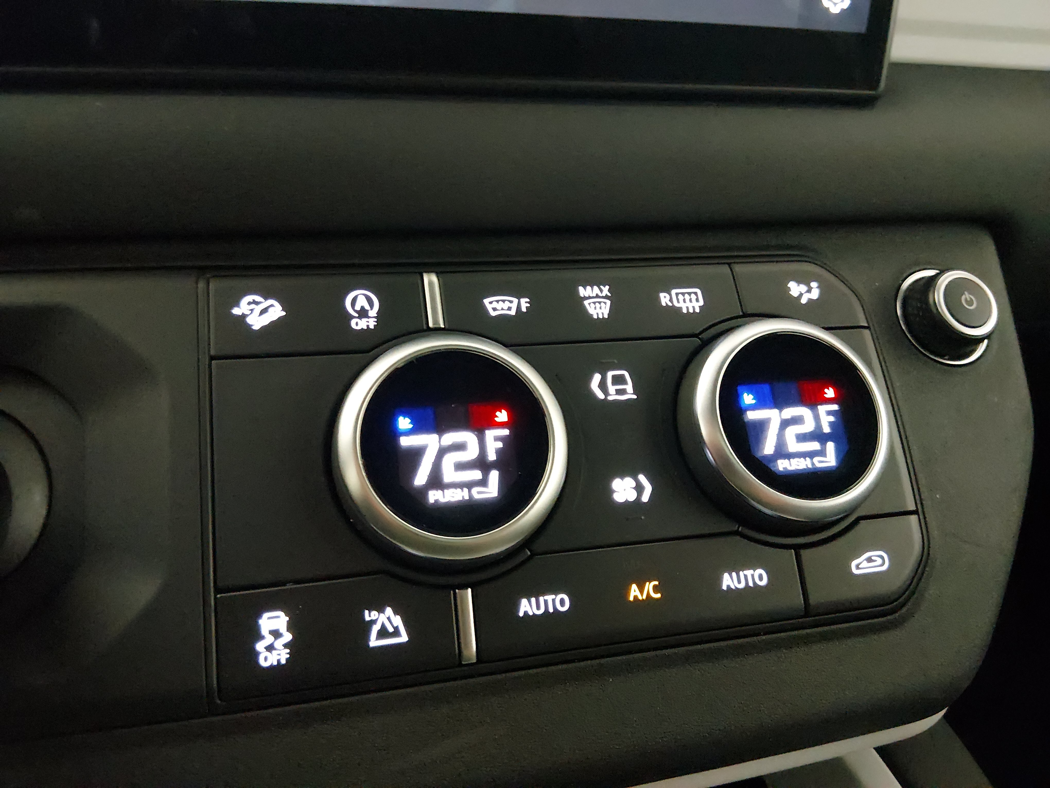 2025 Land Rover Defender S - Photo 18