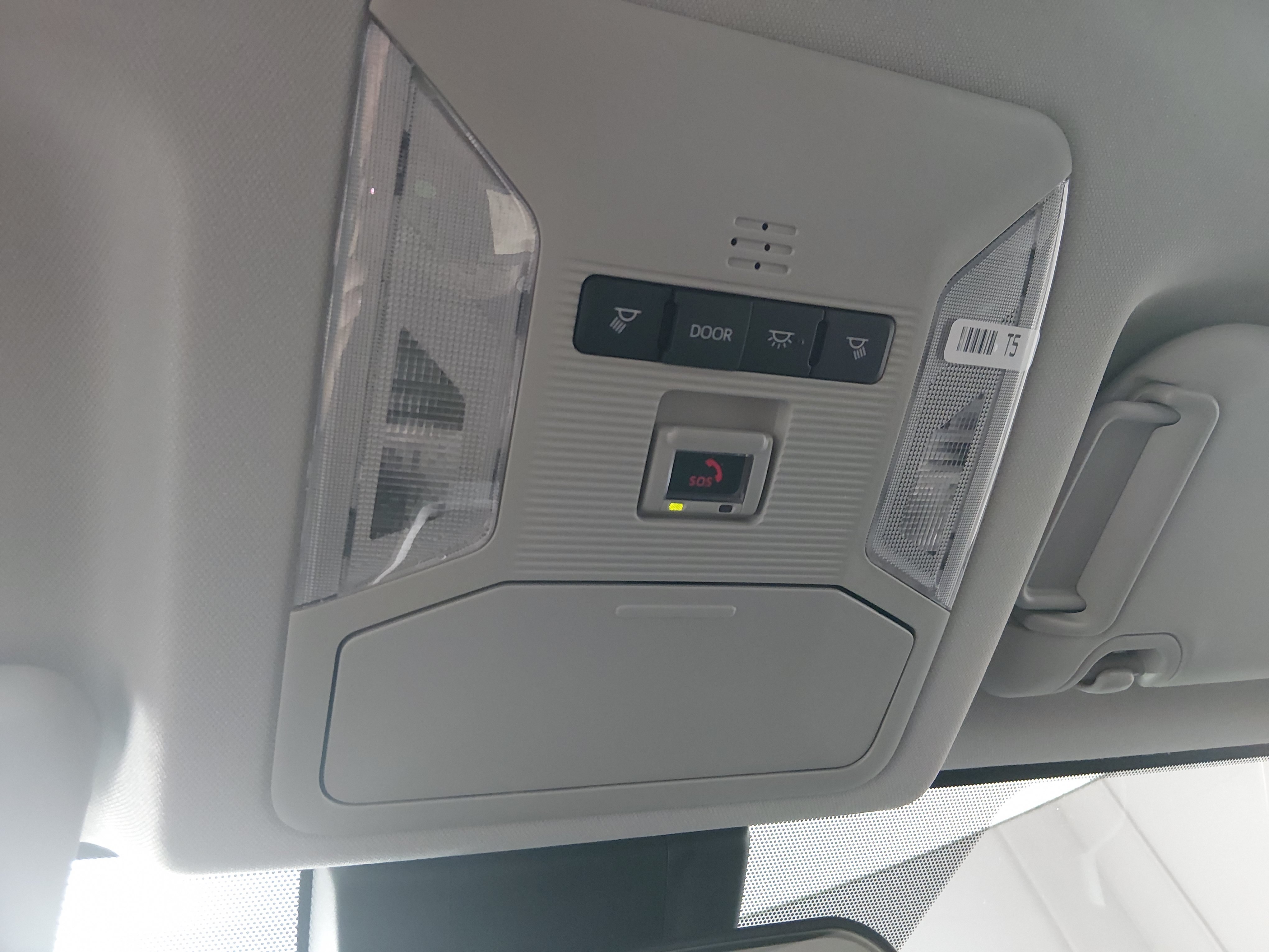 2025 Toyota RAV4 XLE - Photo 19