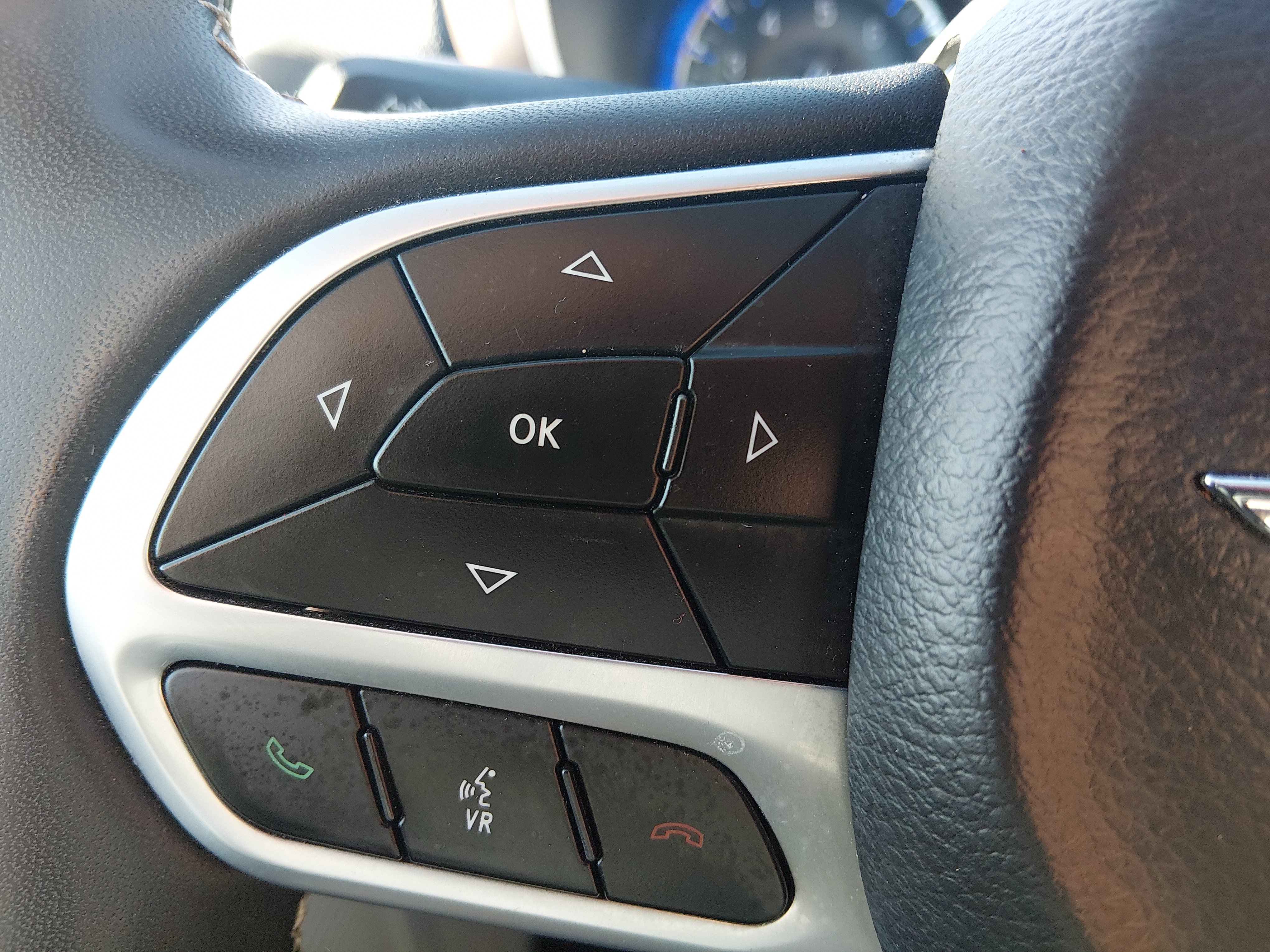 2023 Chrysler Voyager LX - Photo 13