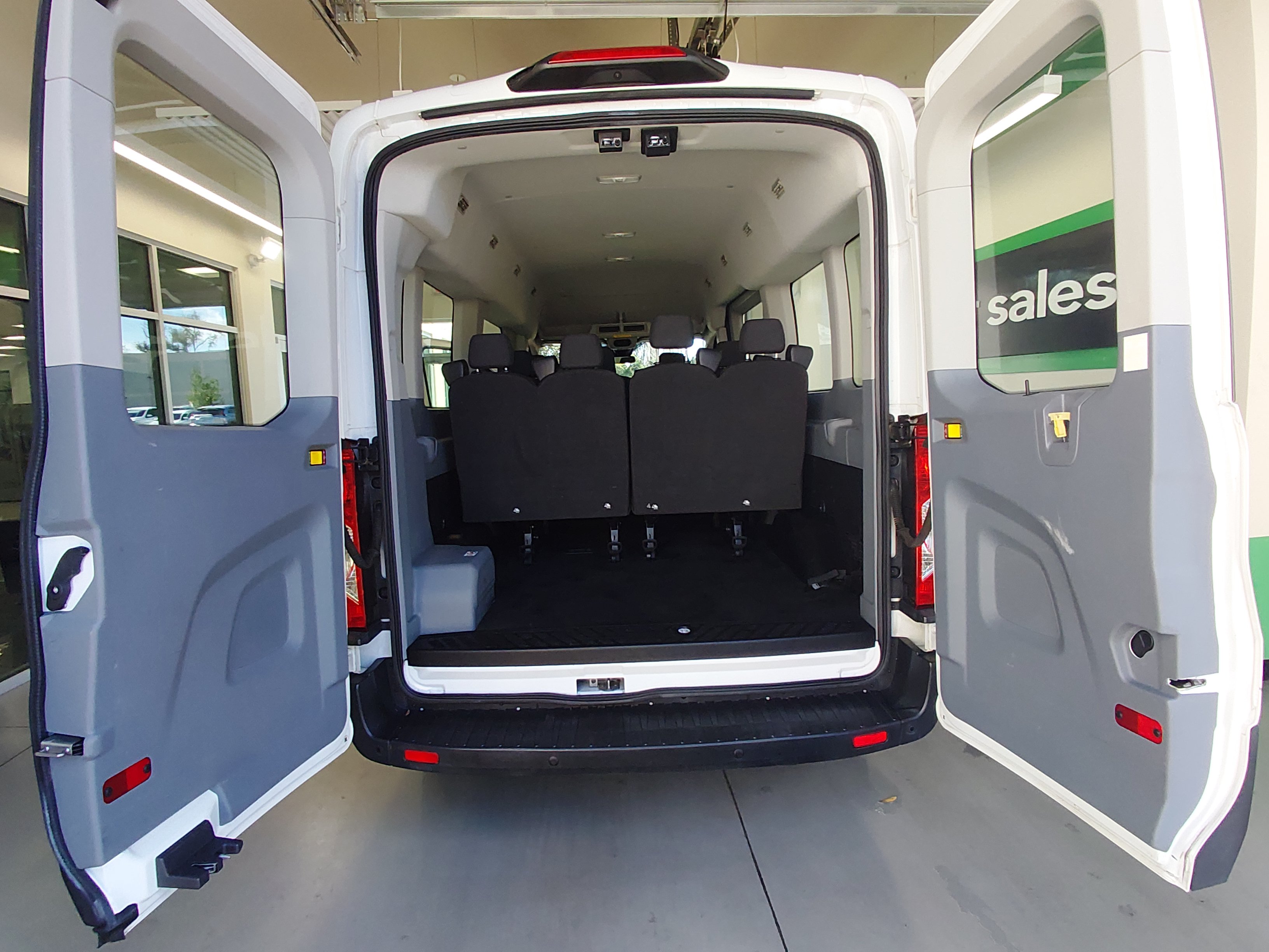 2018 Ford Transit Wagon XL - Photo 12
