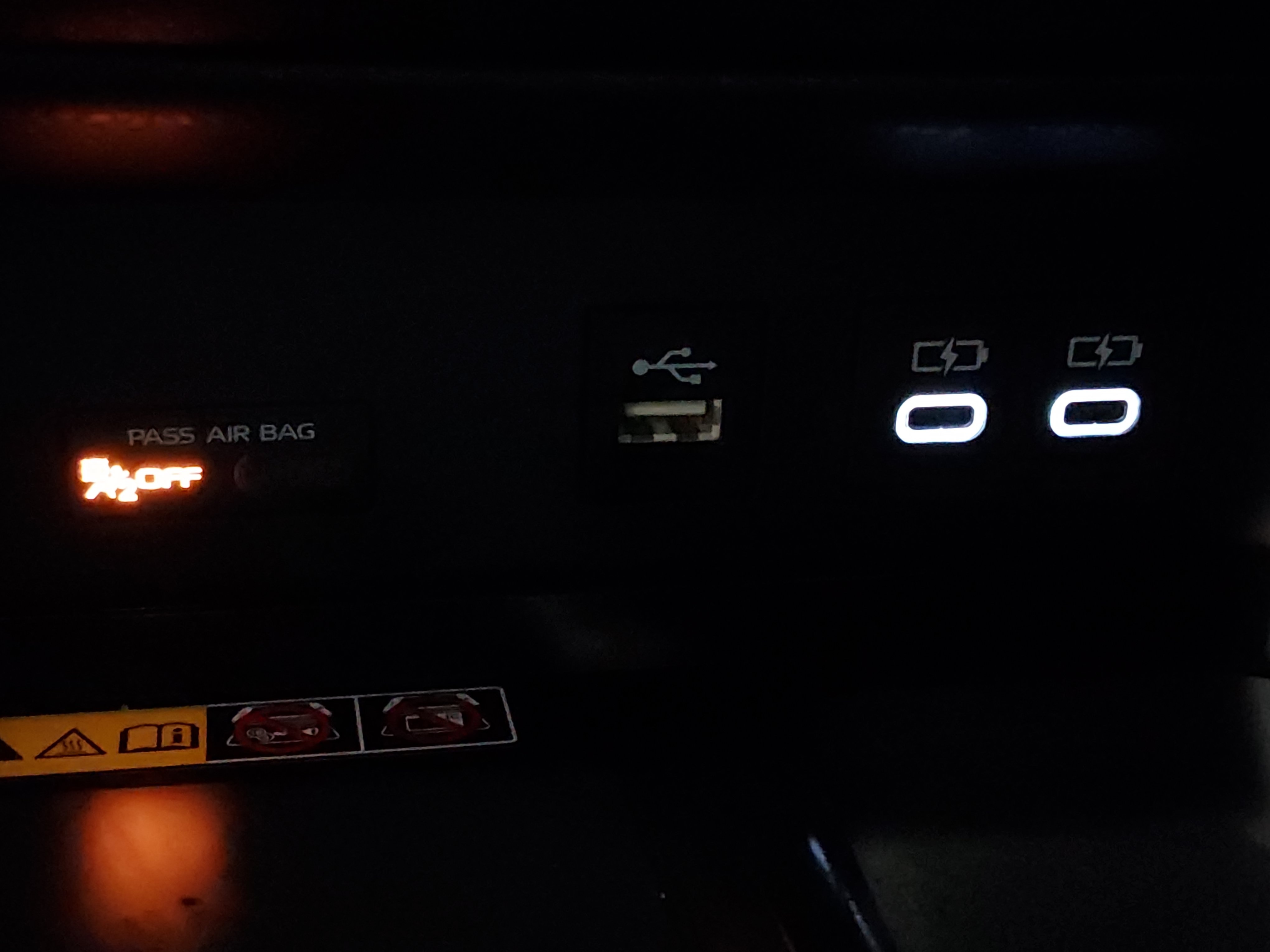 2025 Toyota Camry SE - Photo 18