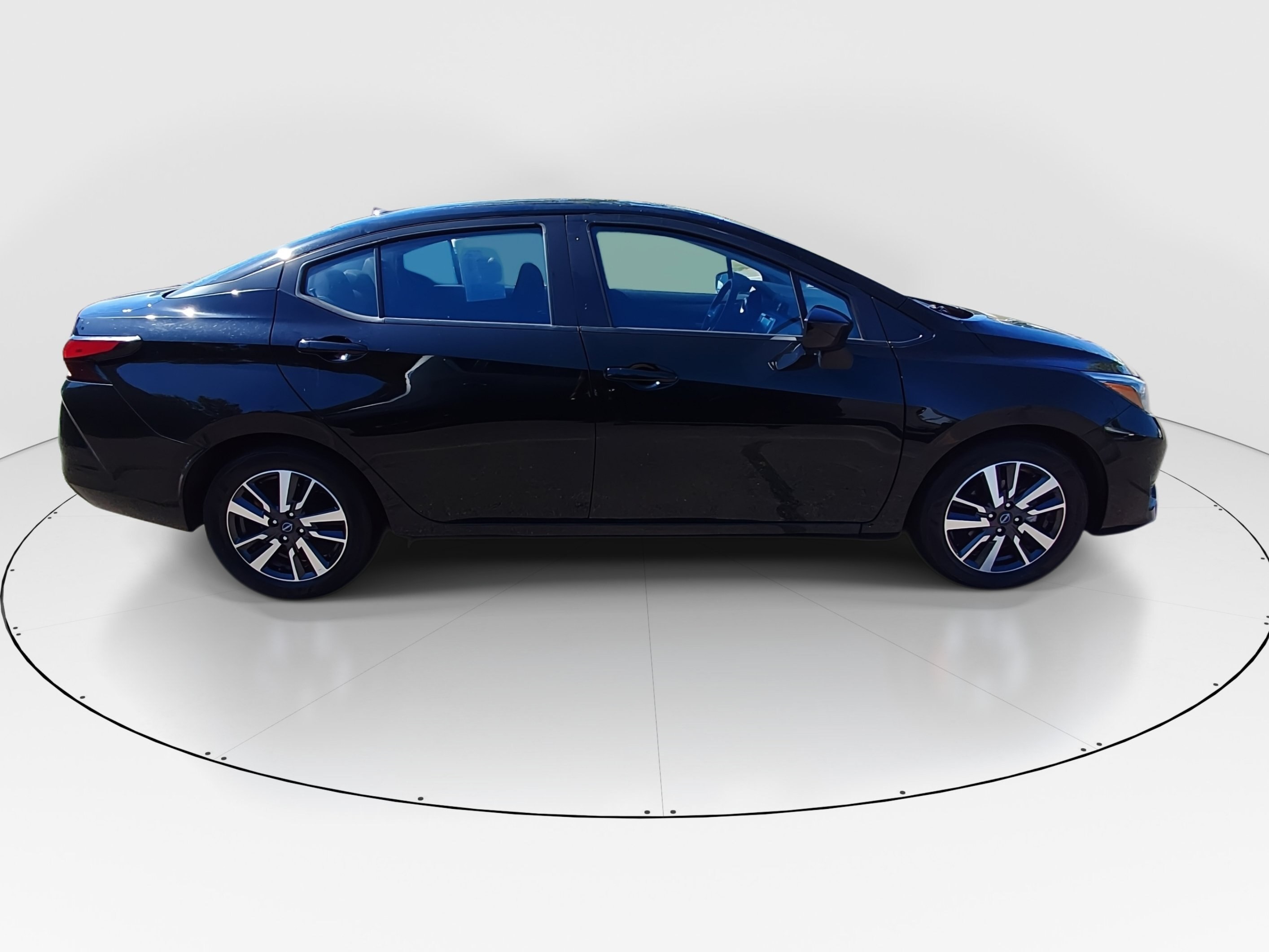 2025 Nissan Versa Sedan SV - Photo 8