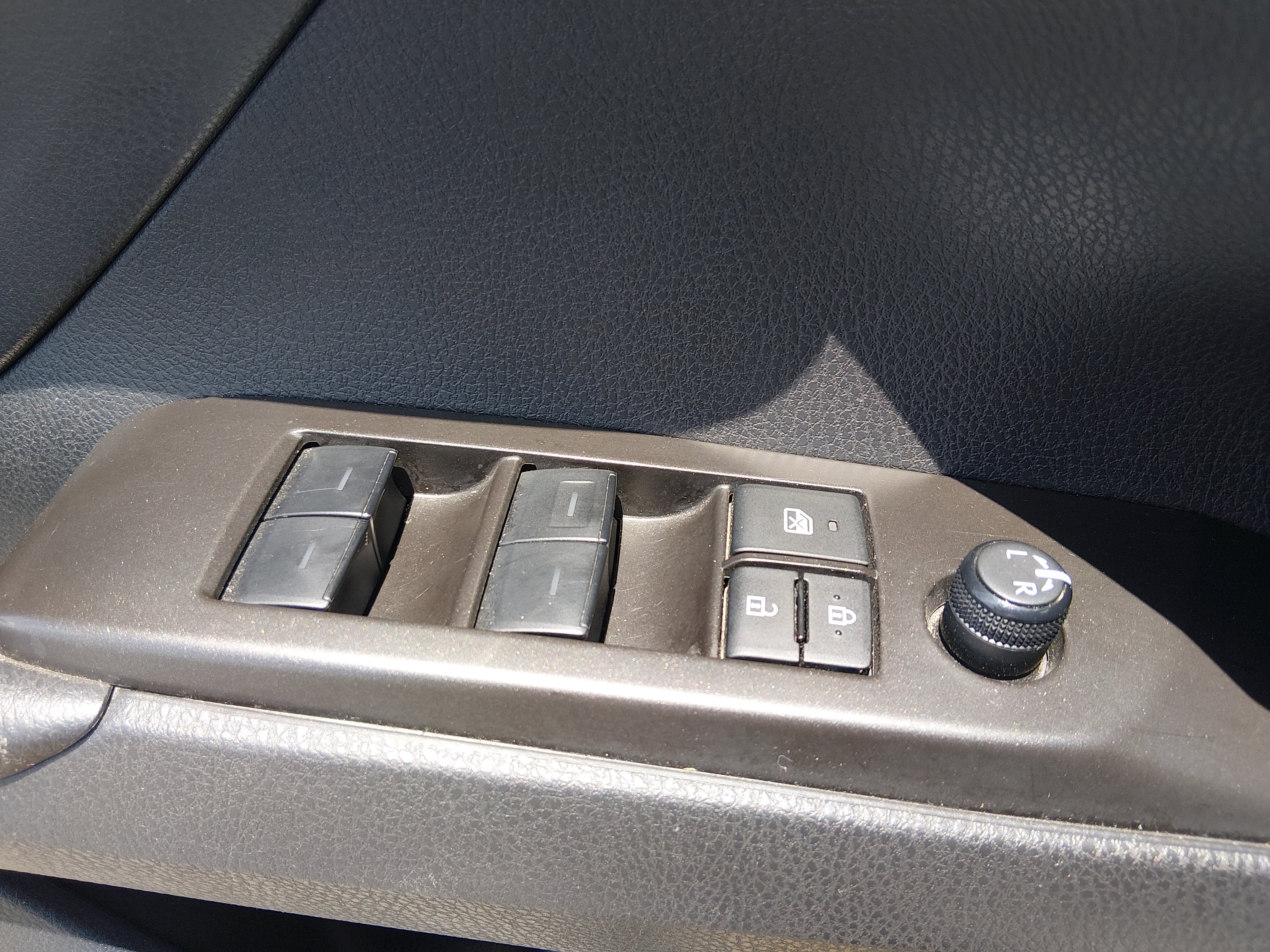 2024 Toyota Camry SE - Photo 18