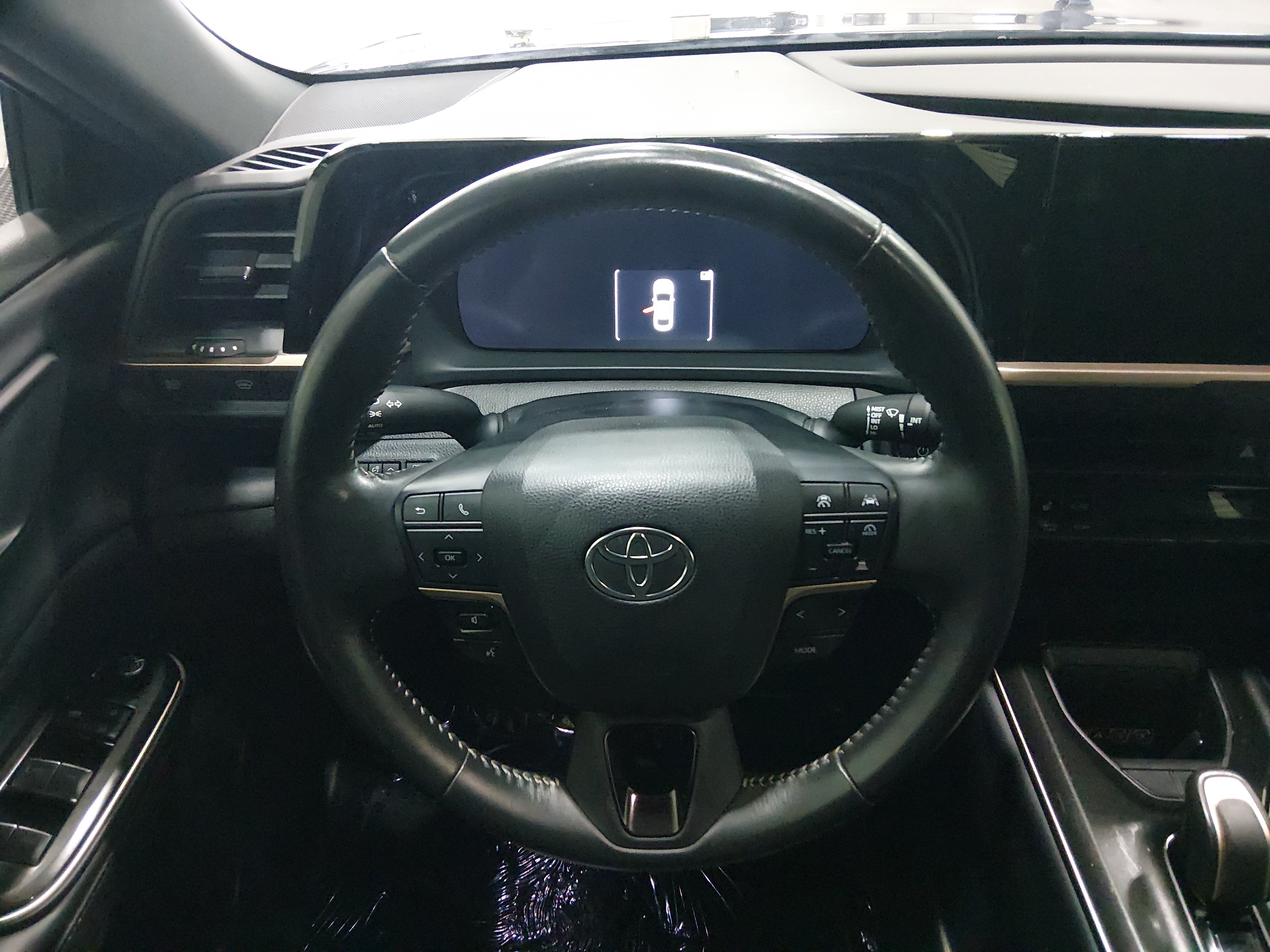 2024 Toyota Crown XLE - Photo 12