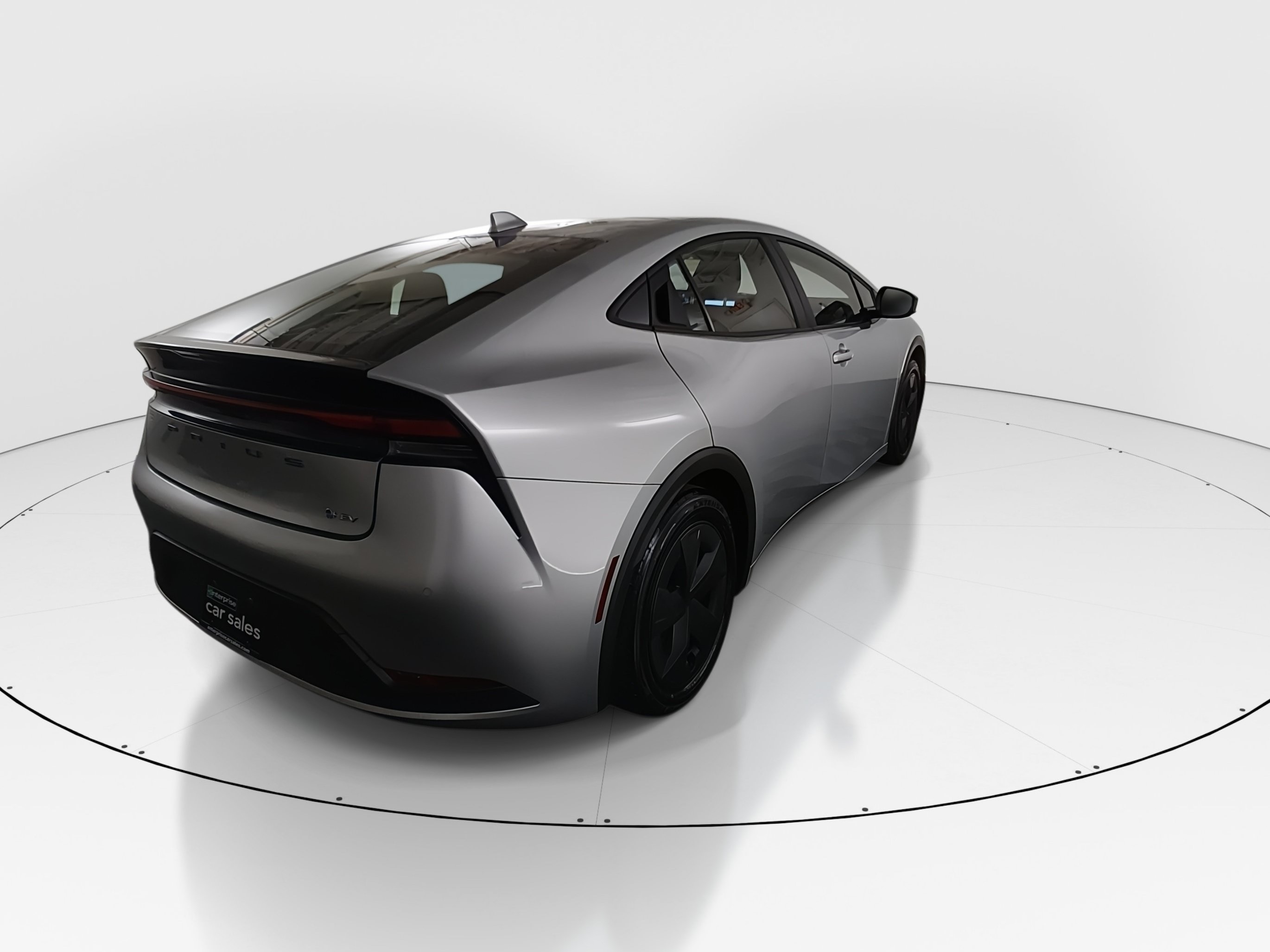 2025 Toyota Prius LE - Photo 7