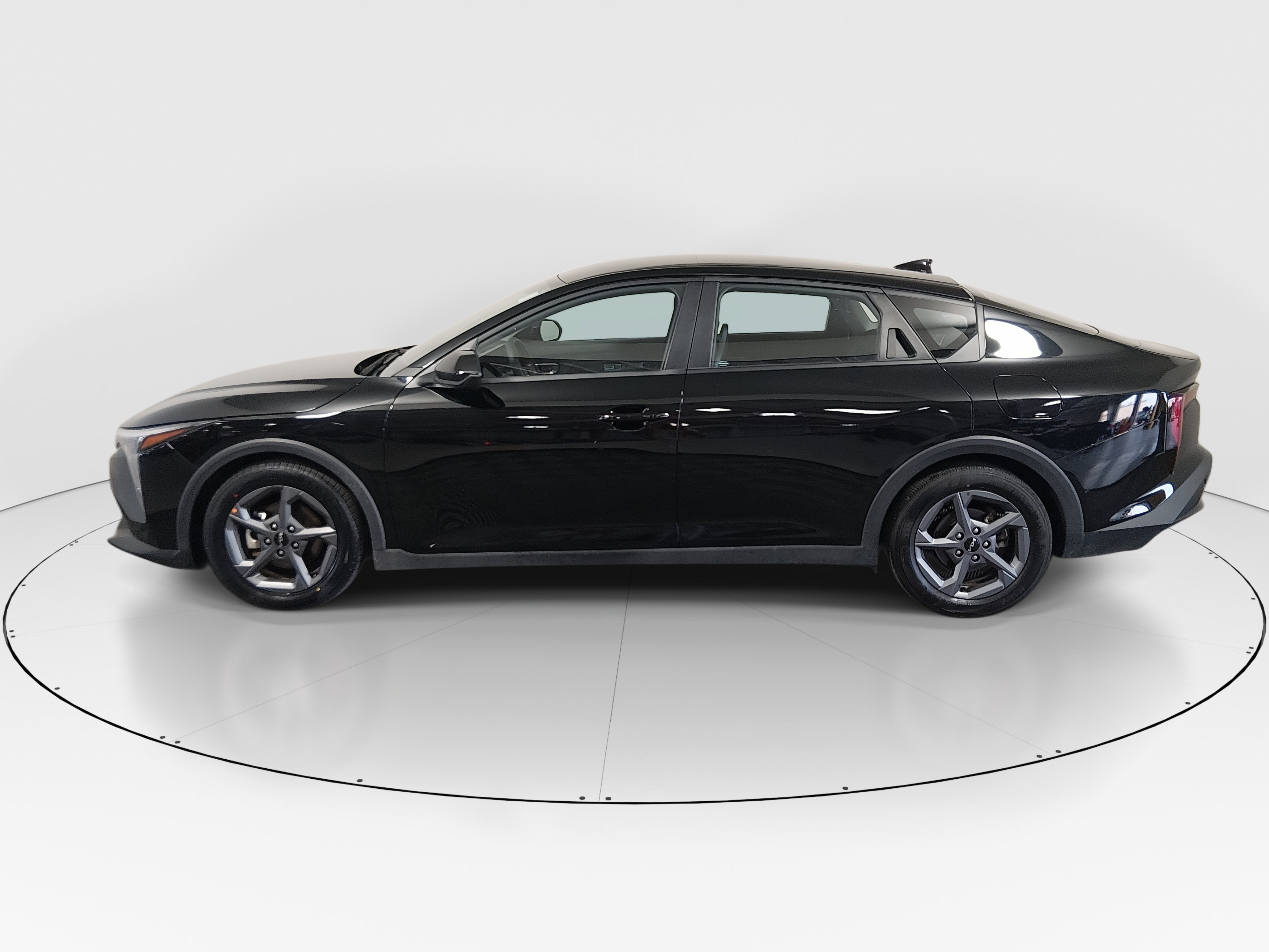 2025 Kia K4 LXS - Photo 4