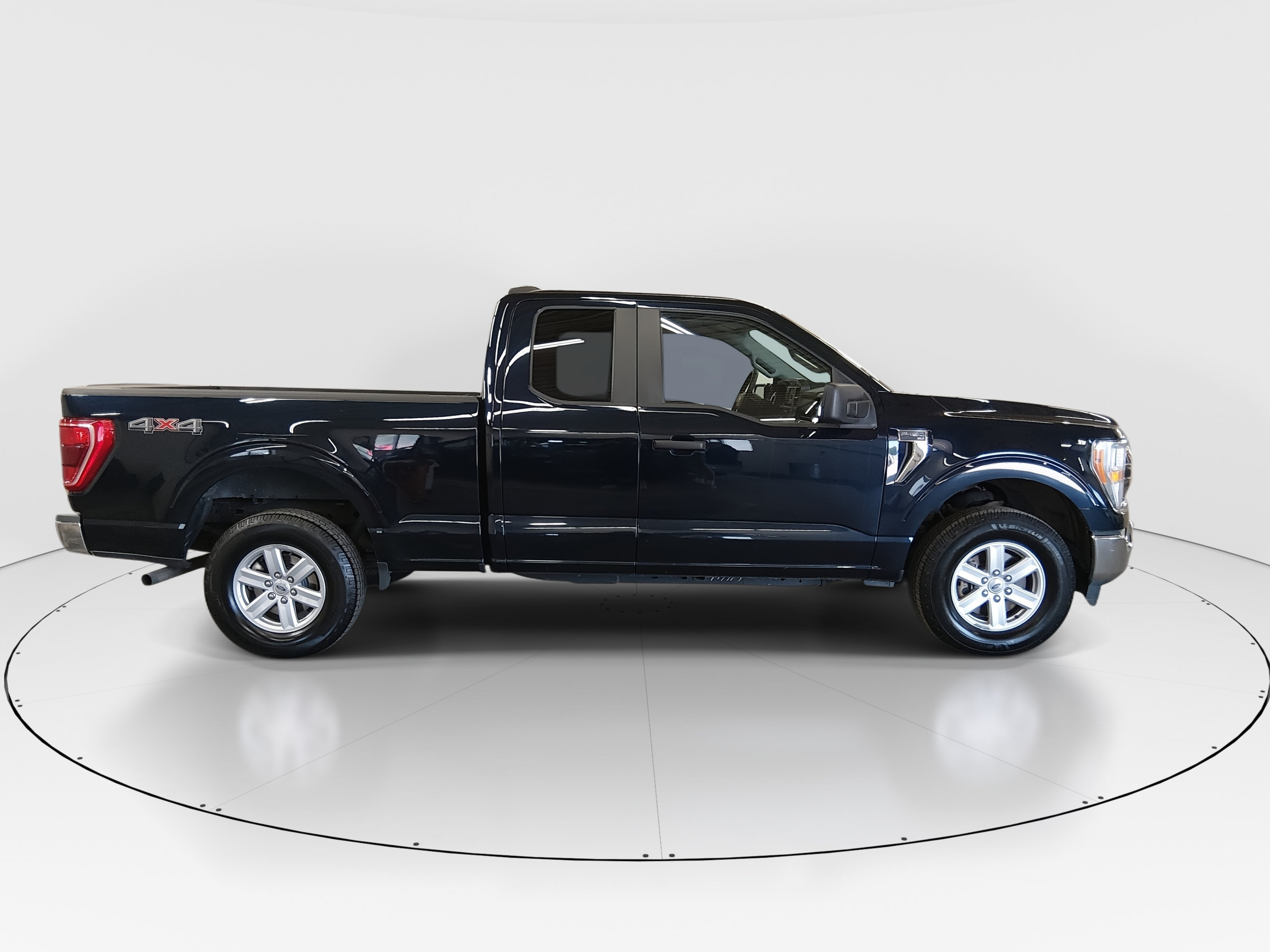2022 Ford F-150 XL - Photo 8