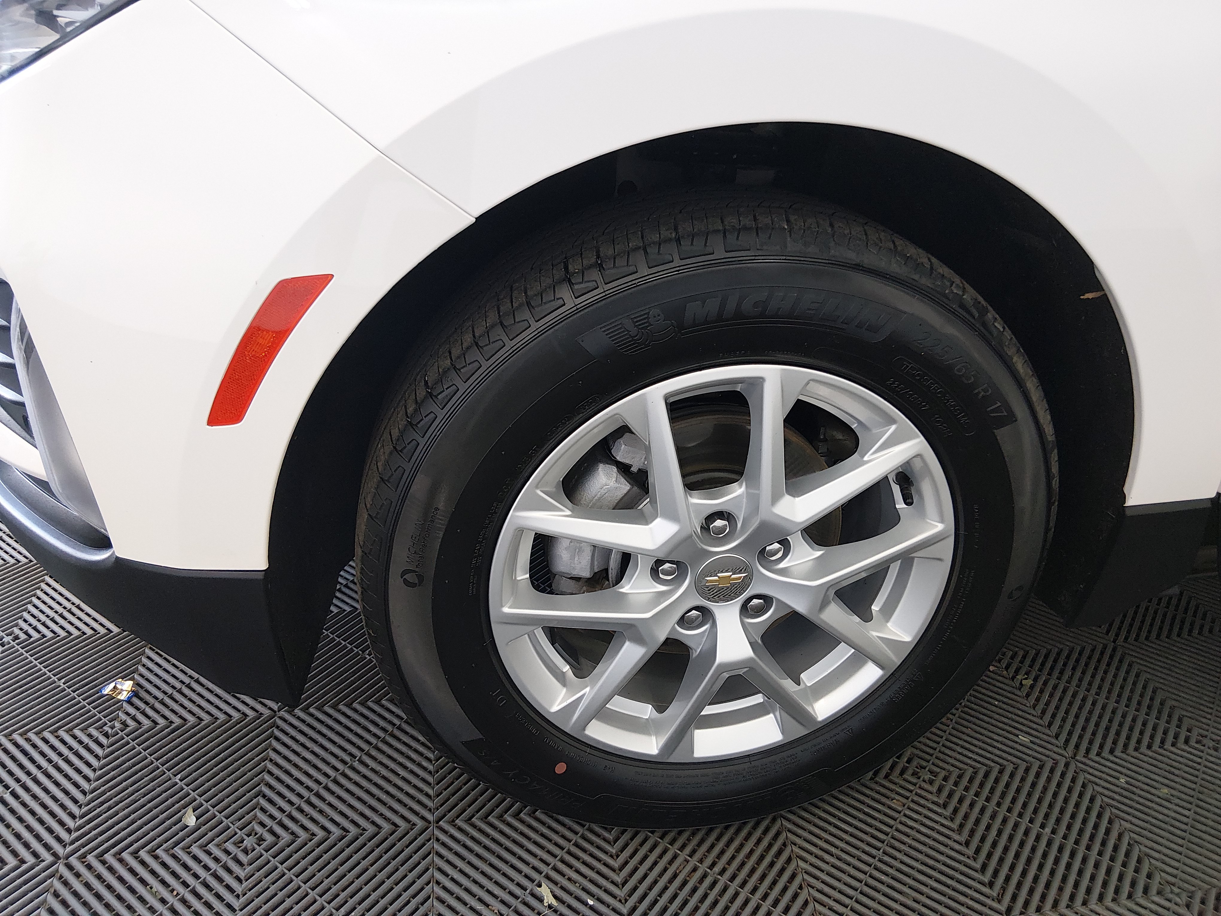 2024 Chevrolet Equinox LT - Photo 10