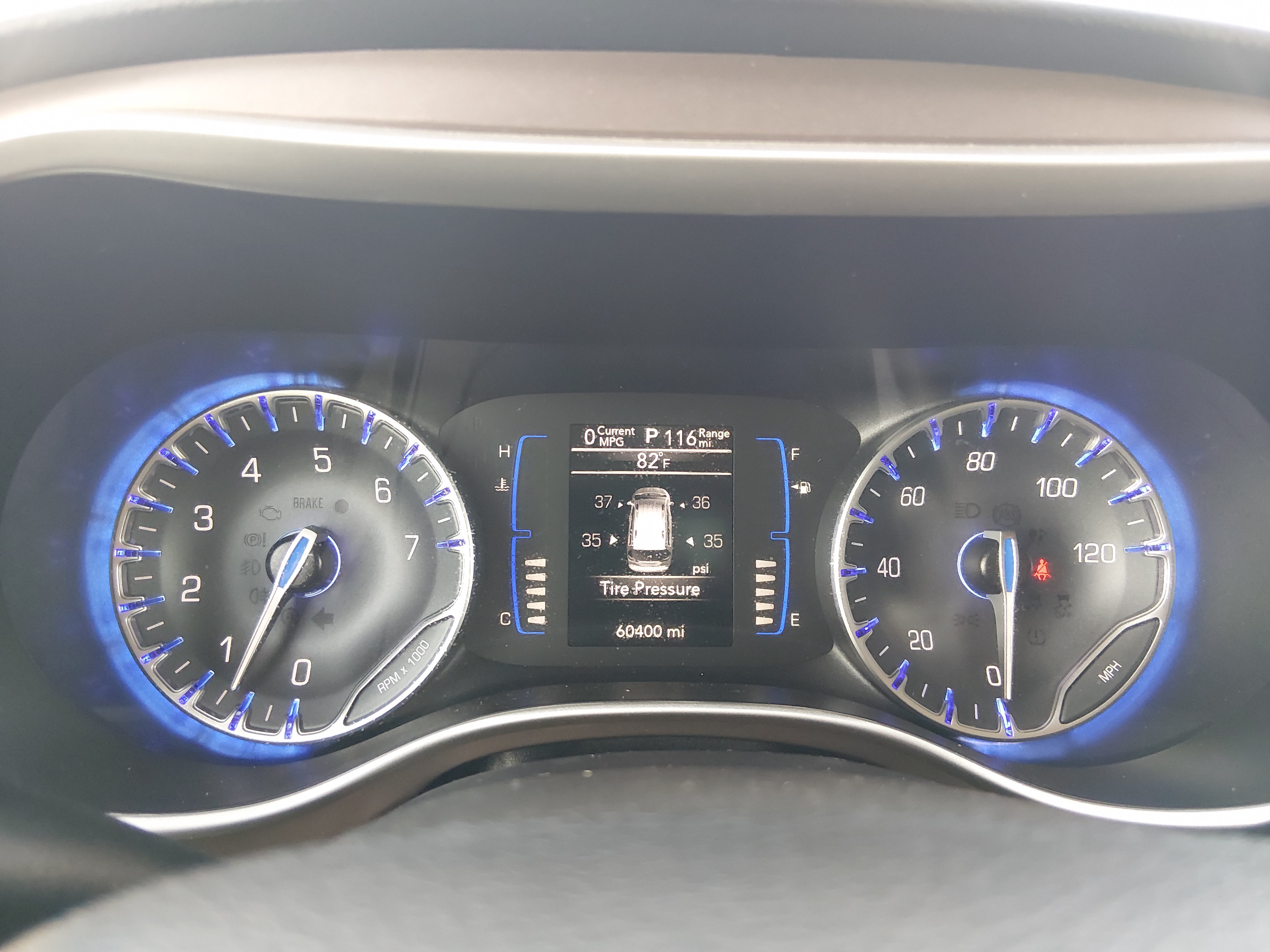 2023 Chrysler Voyager LX - Photo 14