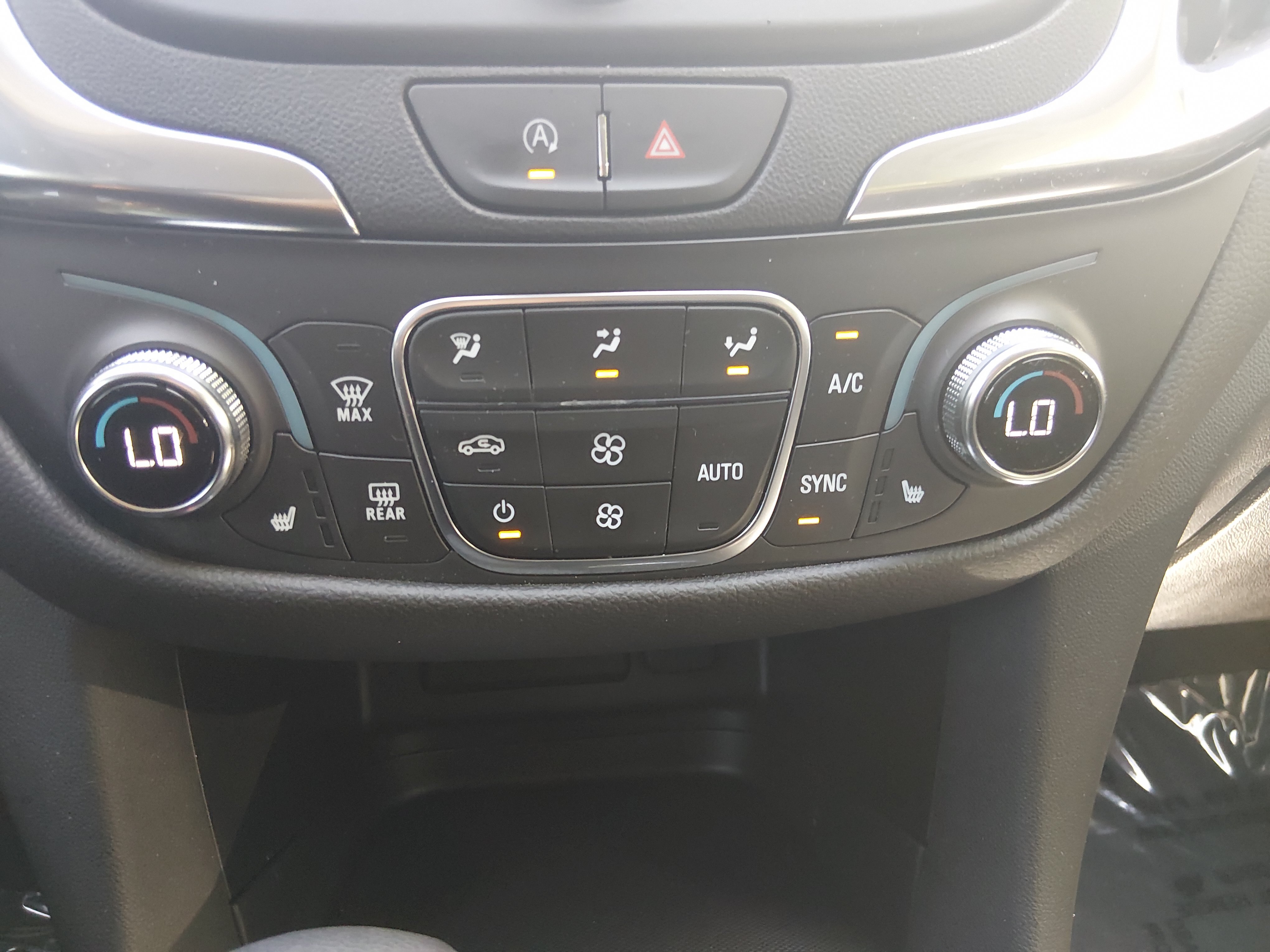 2024 Chevrolet Equinox LT - Photo 20