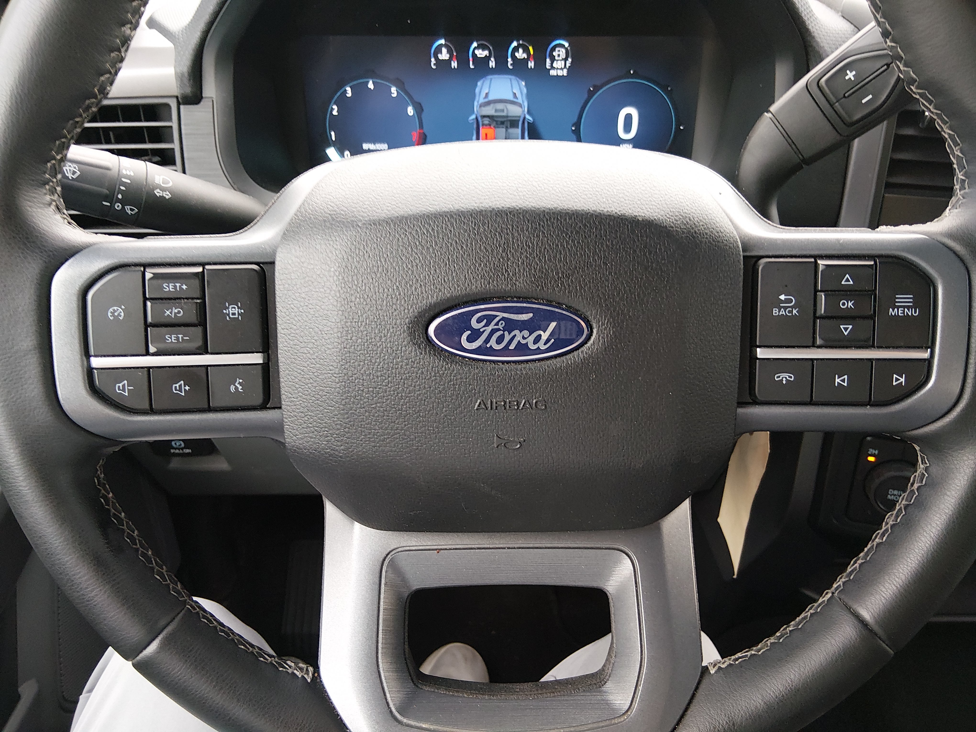 2025 Ford F-150 XLT - Photo 12