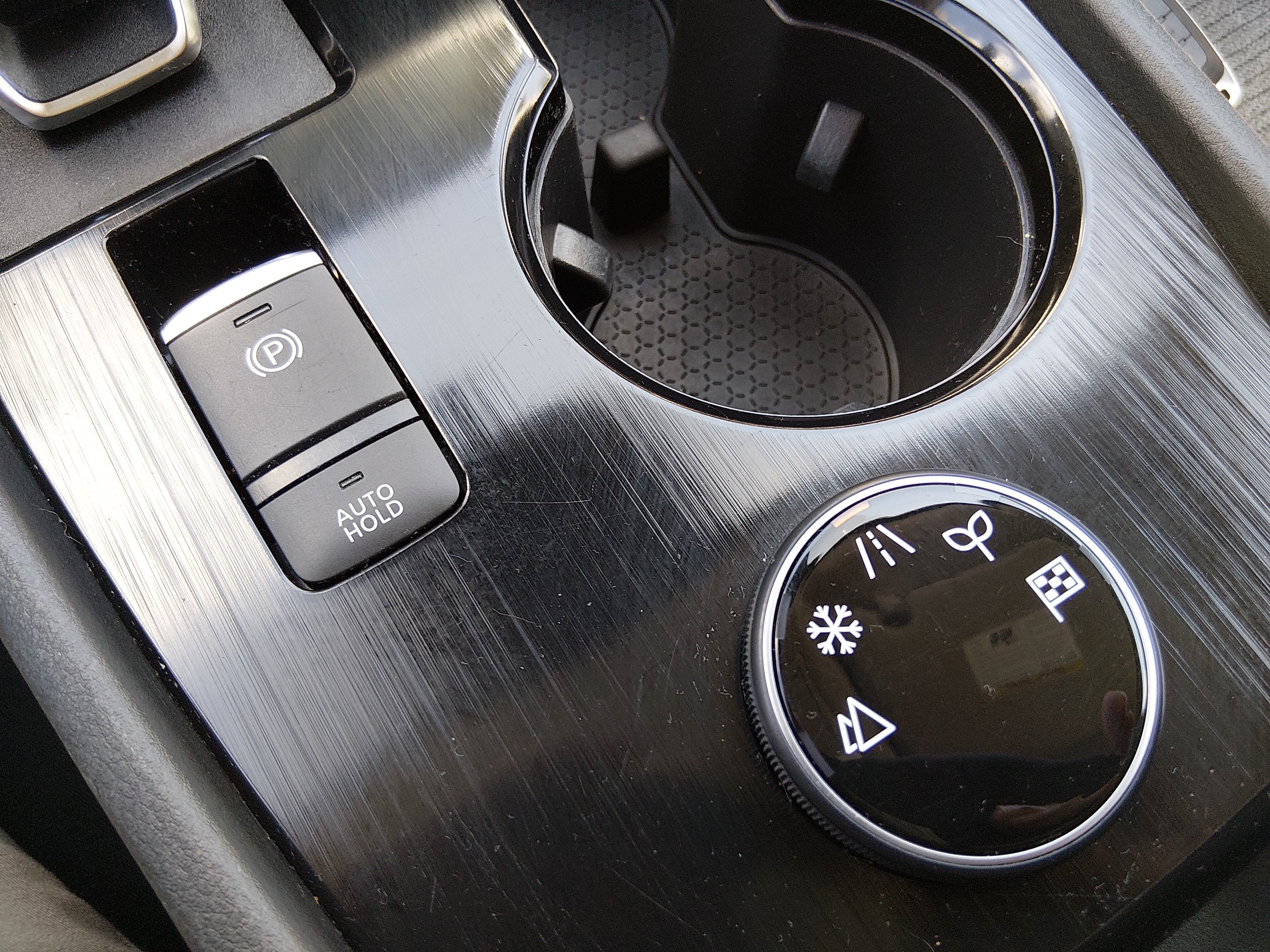 2023 Nissan Rogue SV - Photo 17