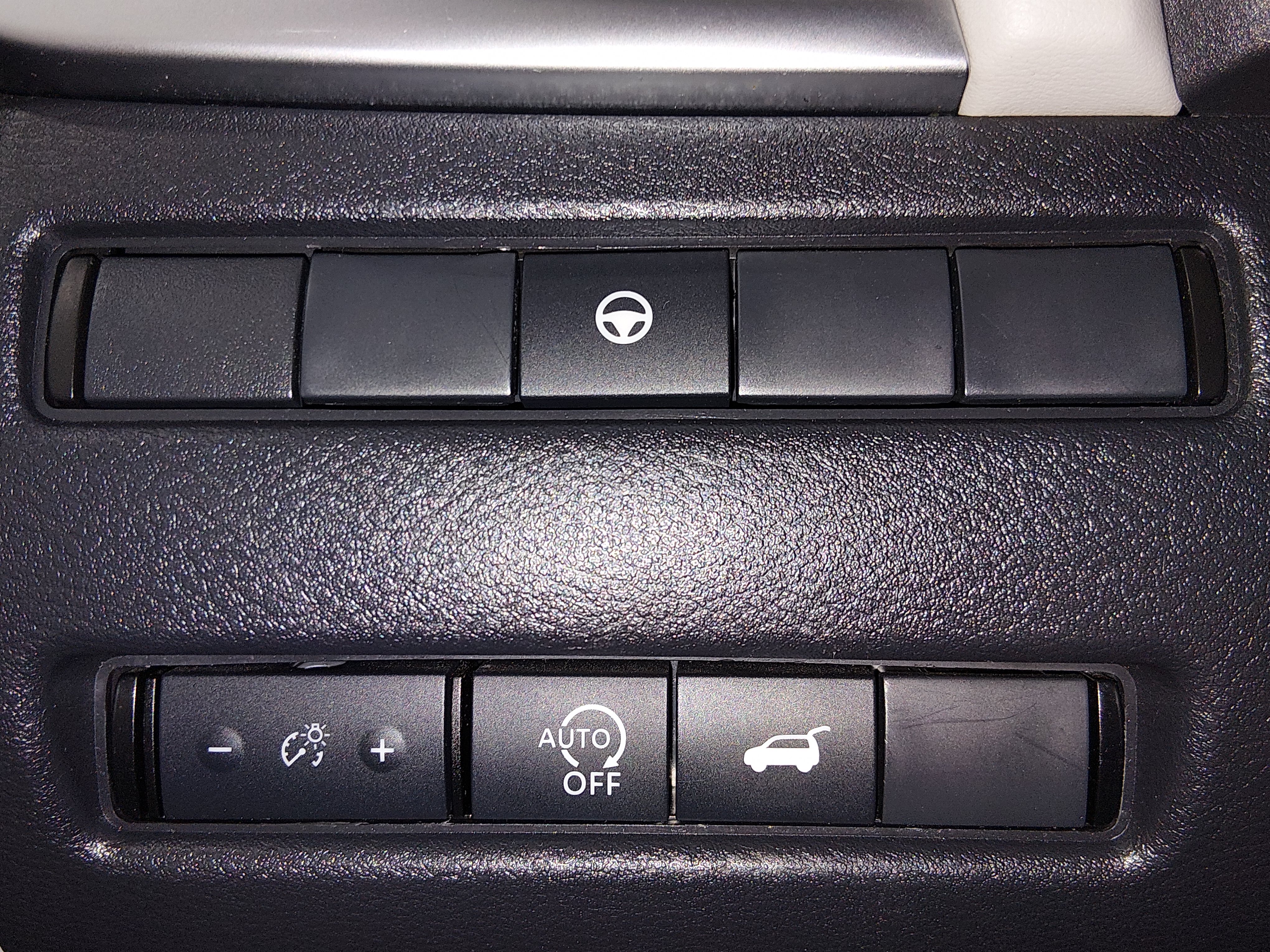 2024 Nissan Rogue SV - Photo 17