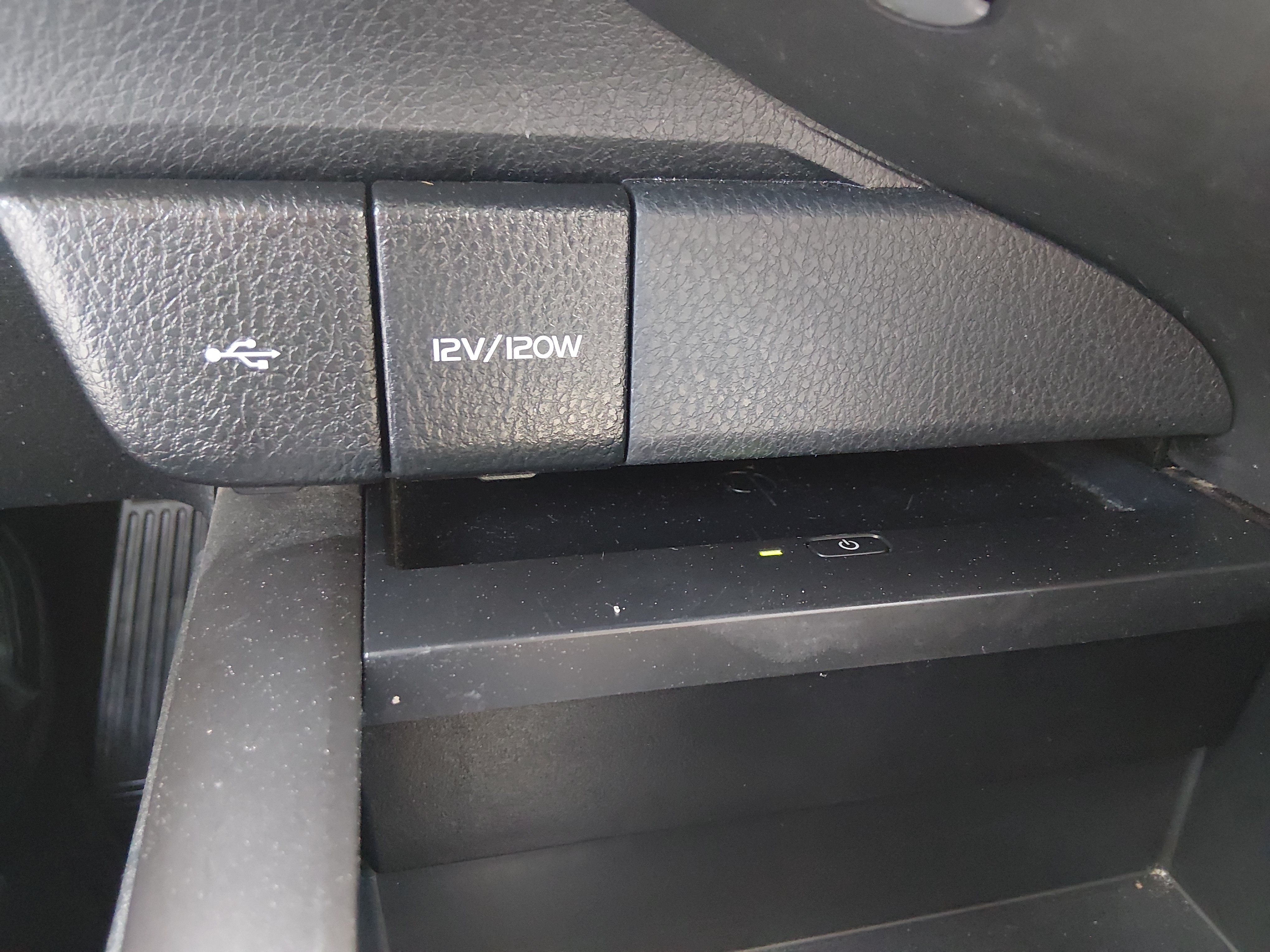 2023 Toyota Camry XSE - Photo 18