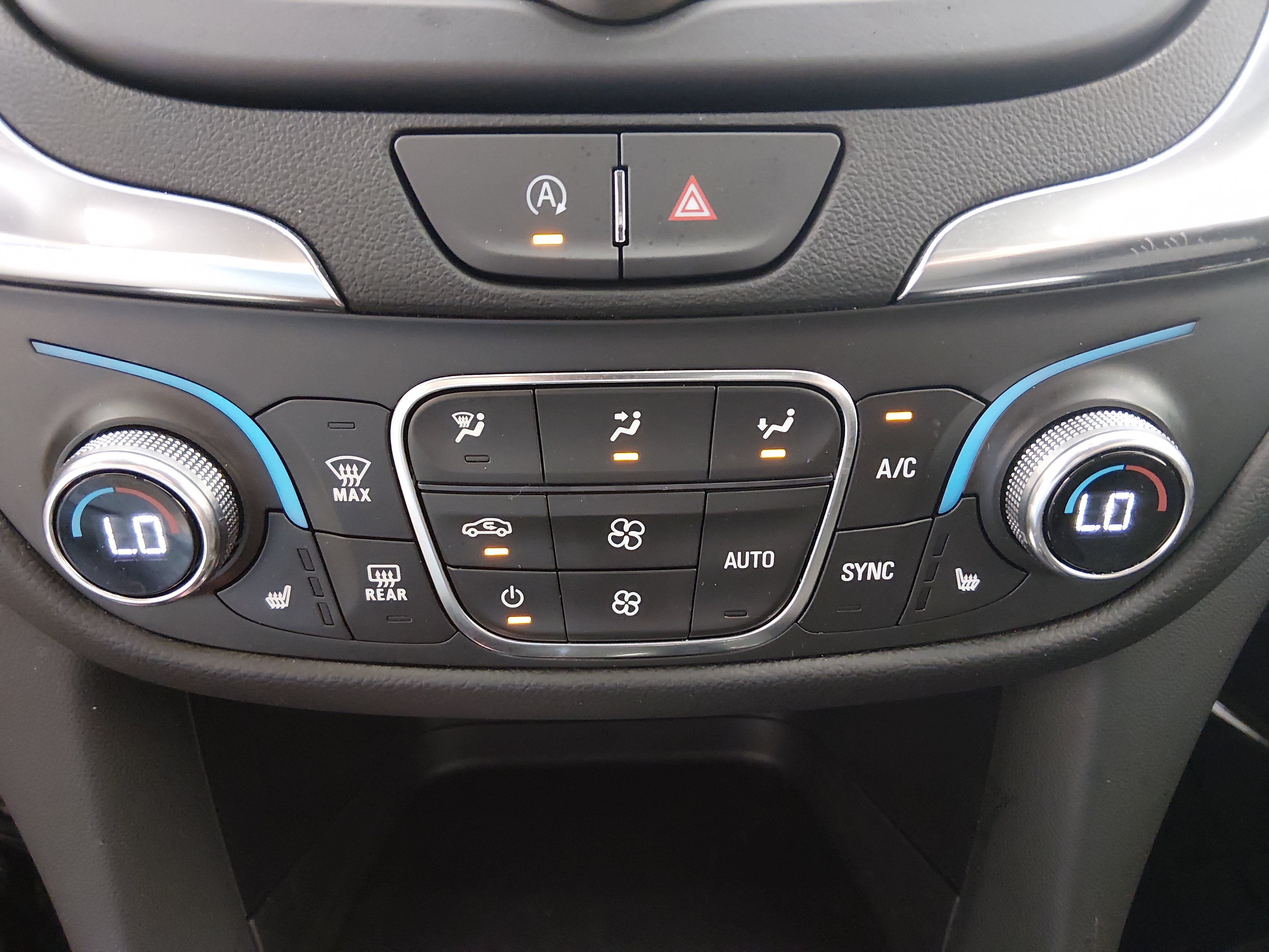 2024 Chevrolet Equinox LT - Photo 17
