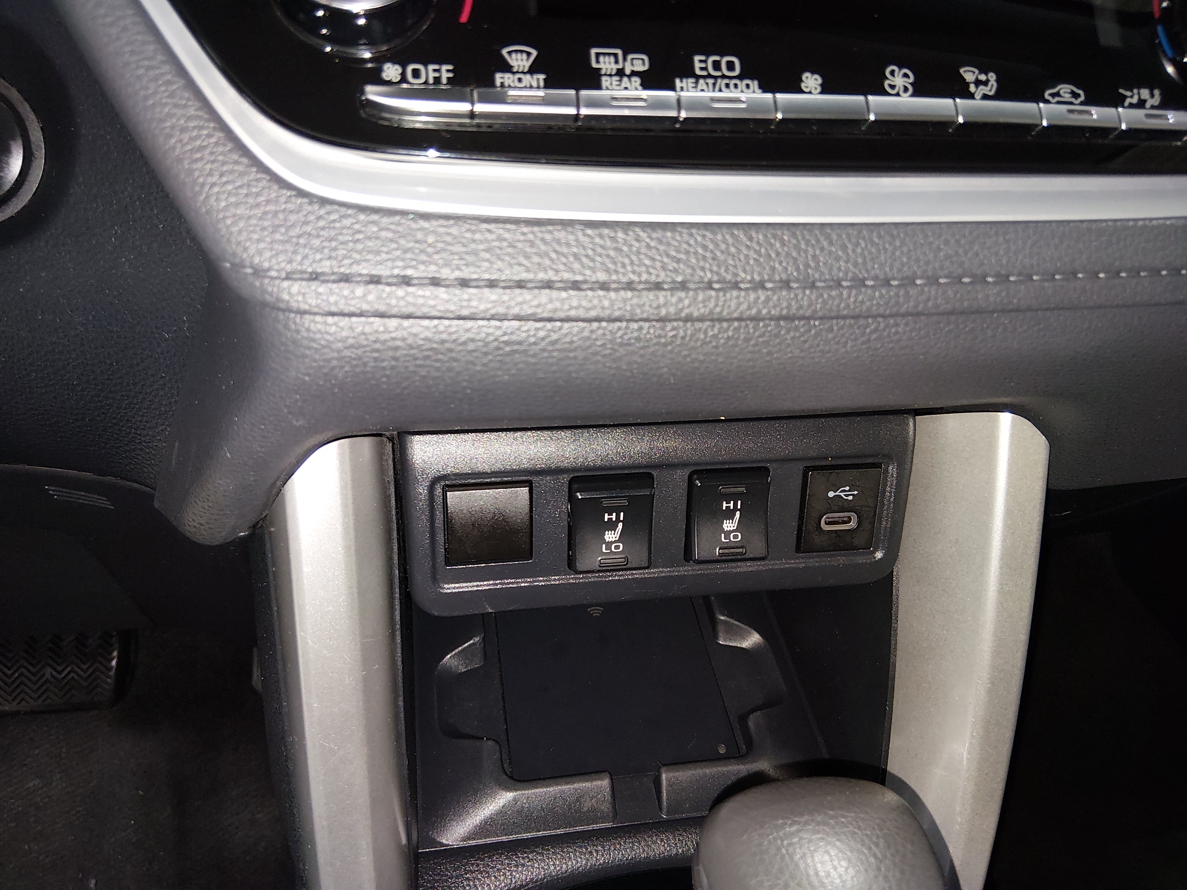 2024 Toyota Corolla Cross XLE - Photo 19