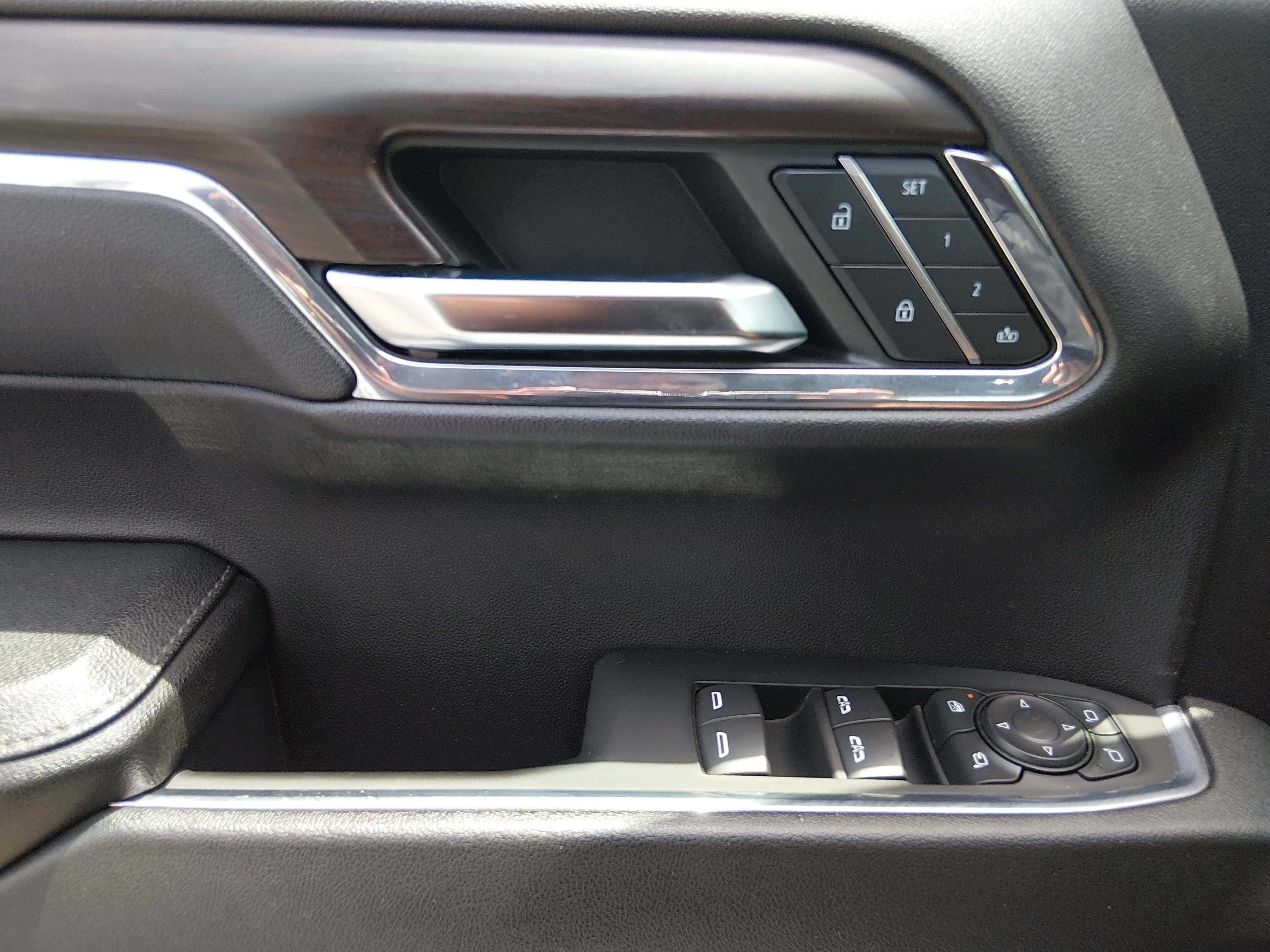2024 GMC Sierra 1500 SLT - Photo 20