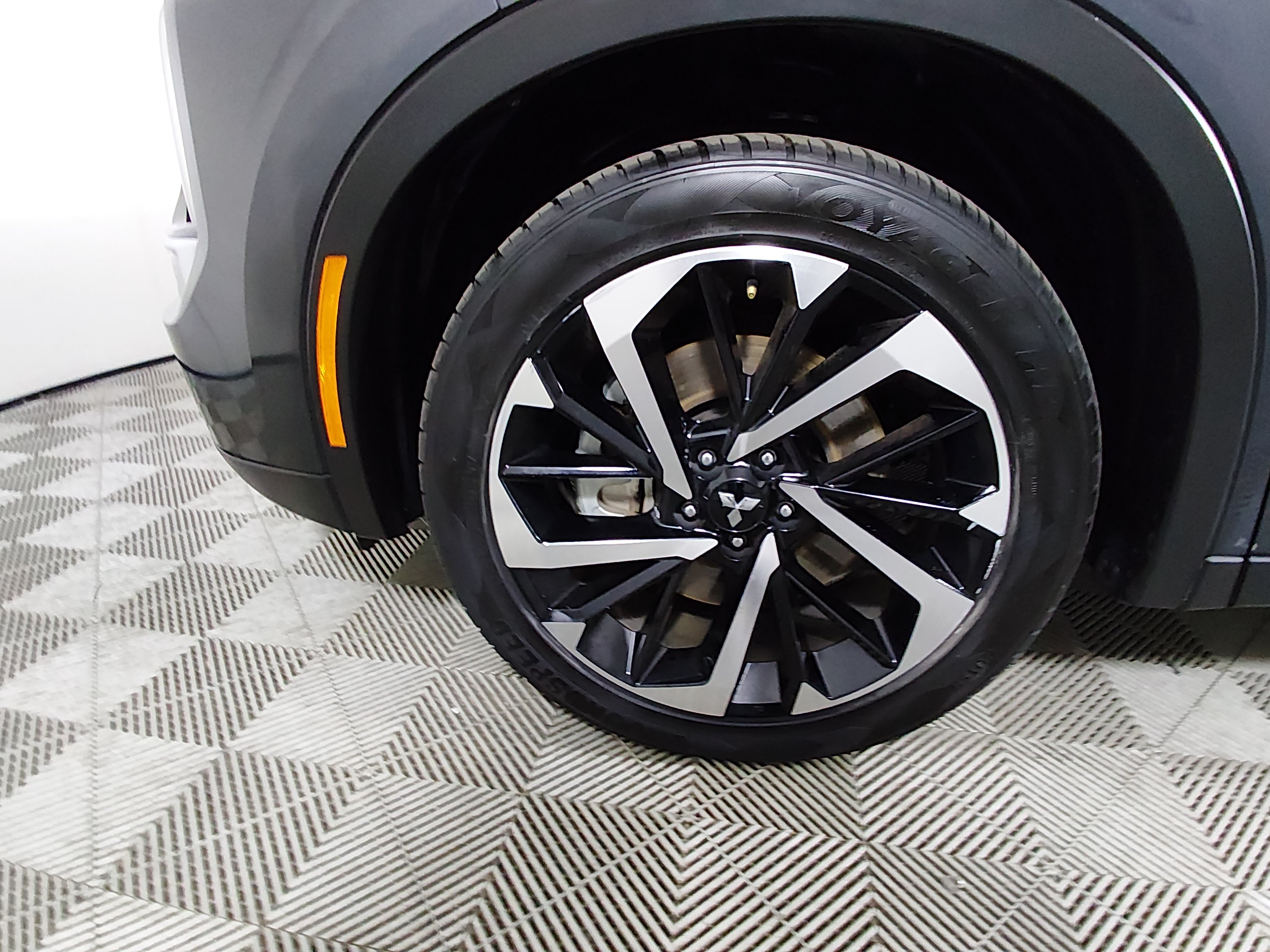 2024 Mitsubishi Outlander Plug-in Hybrid SE - Photo 10