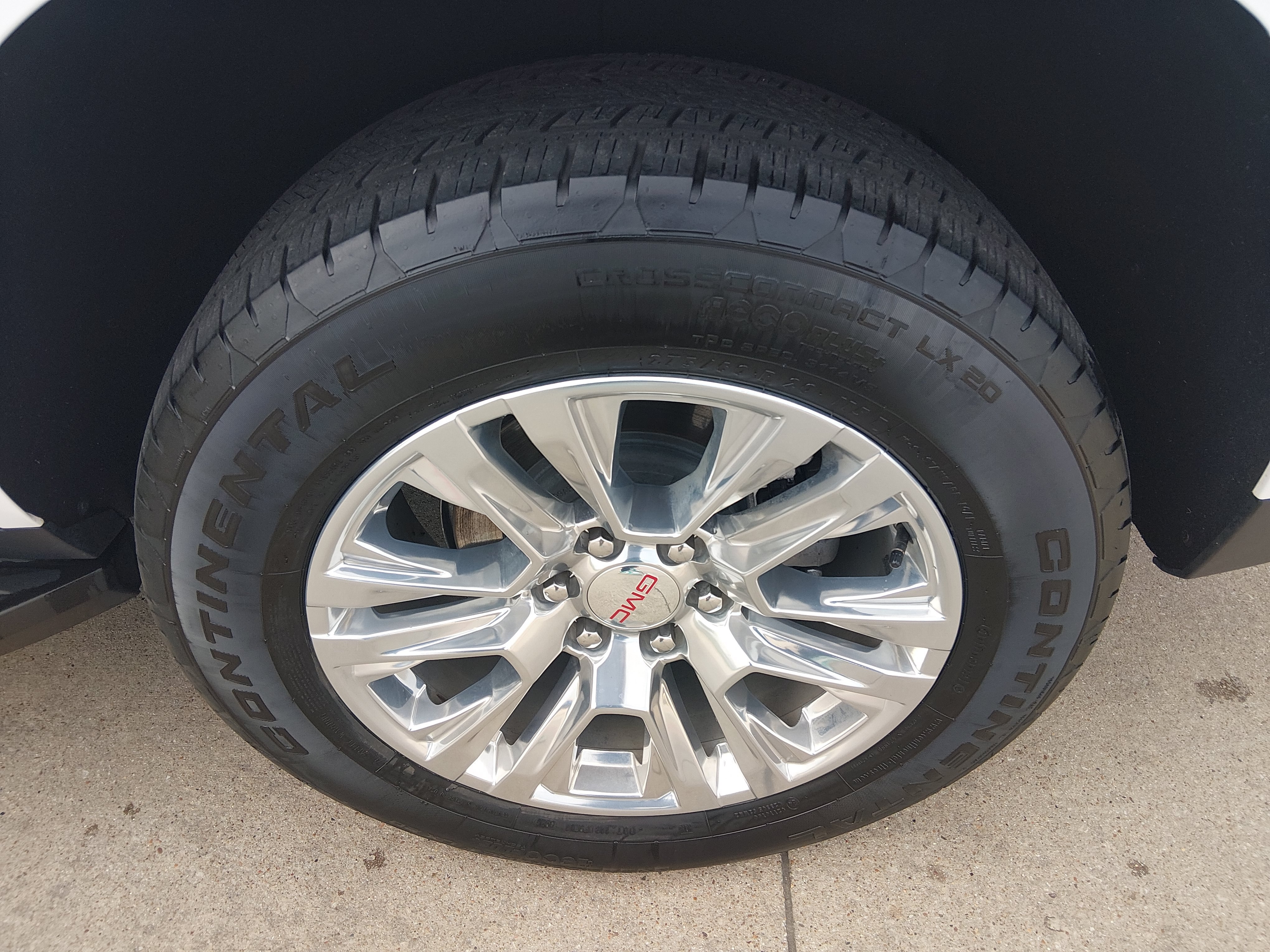 2025 GMC Yukon Denali - Photo 10