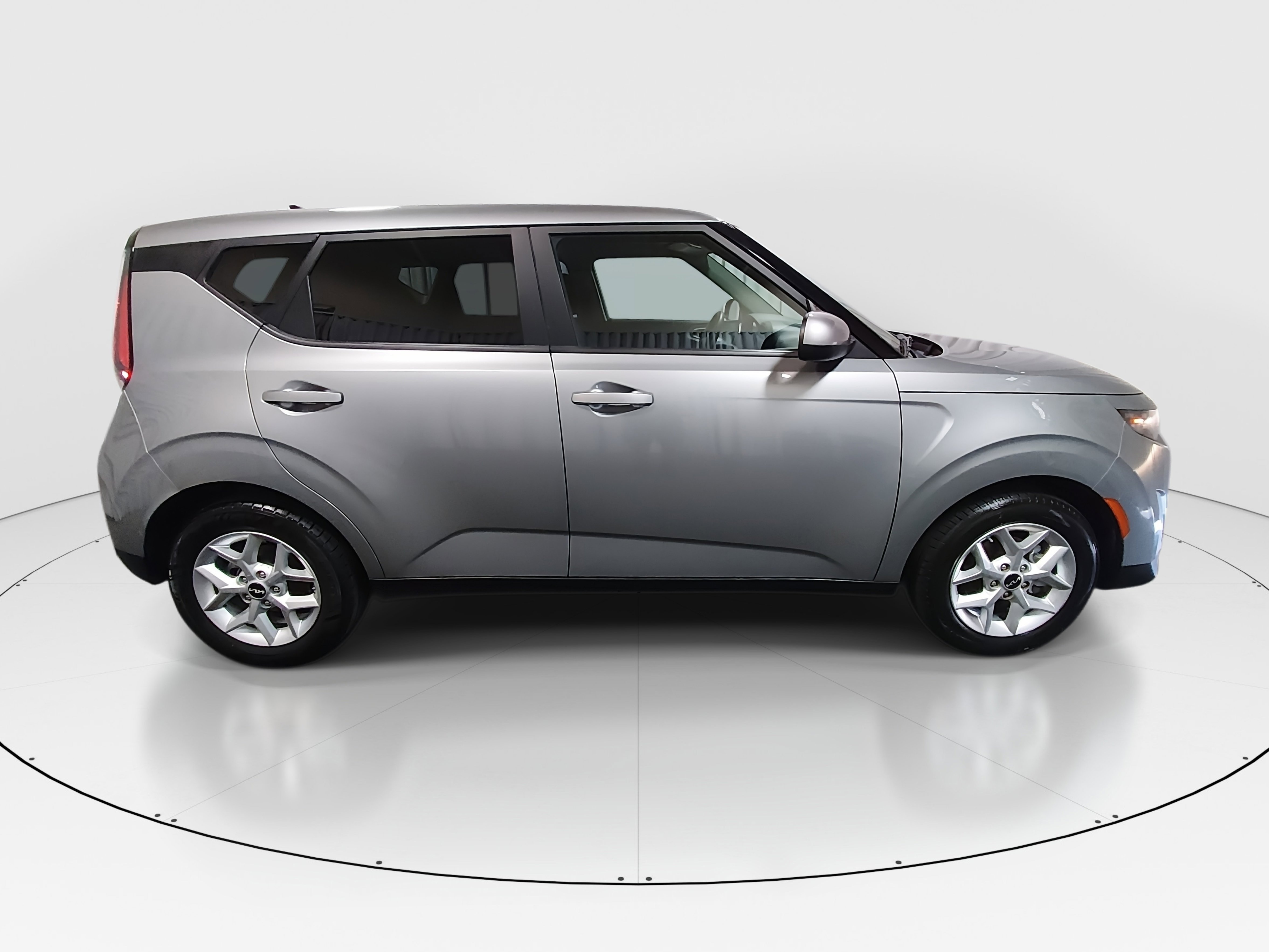 2024 Kia Soul LX - Photo 8