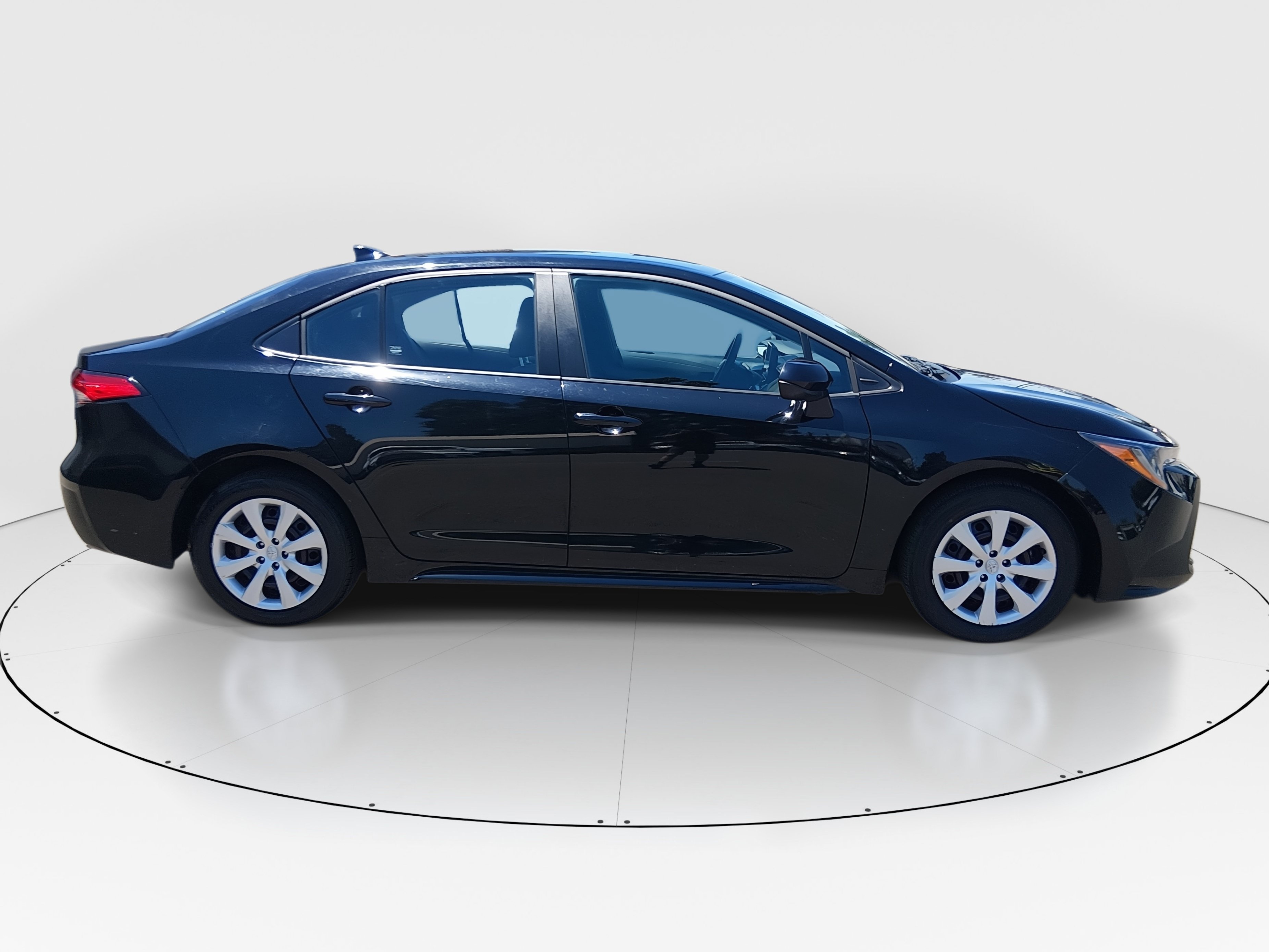 2024 Toyota Corolla LE - Photo 8