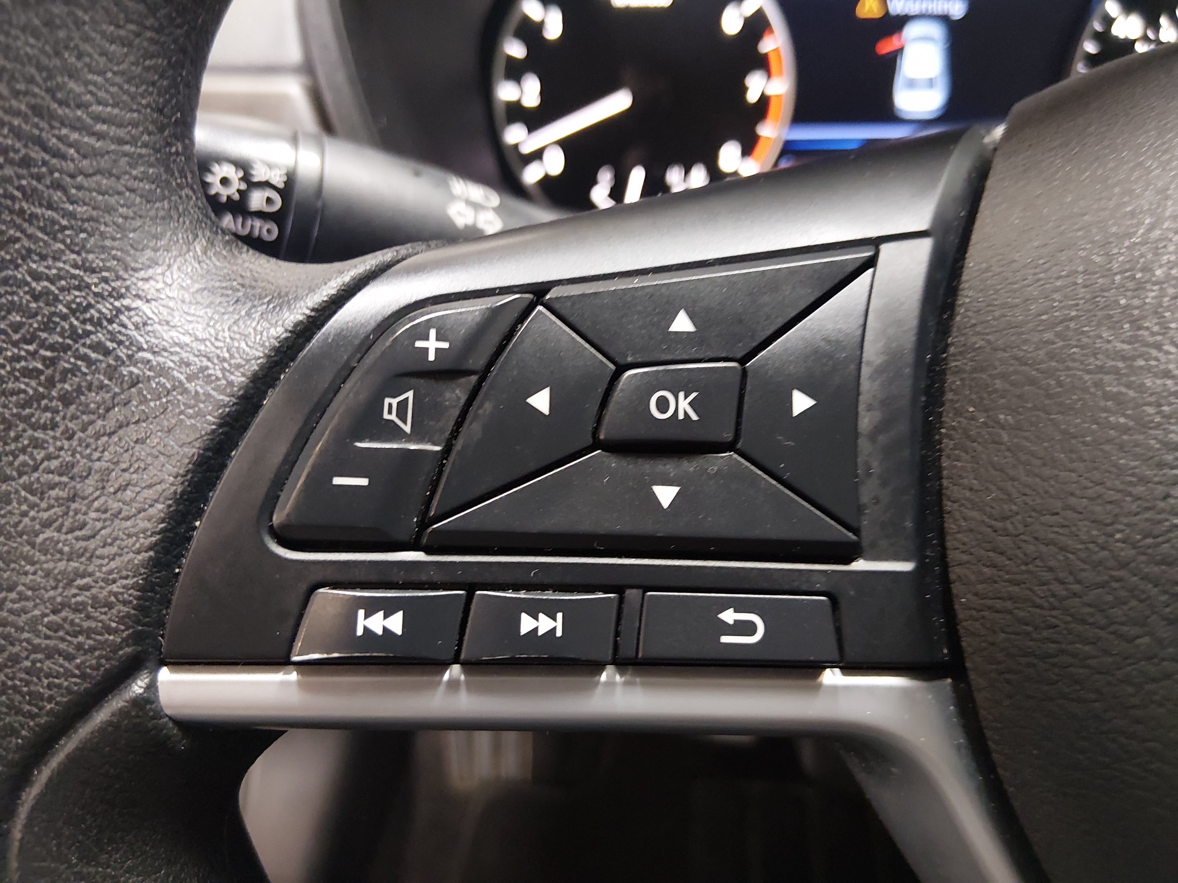 2025 Nissan Altima SV - Photo 12
