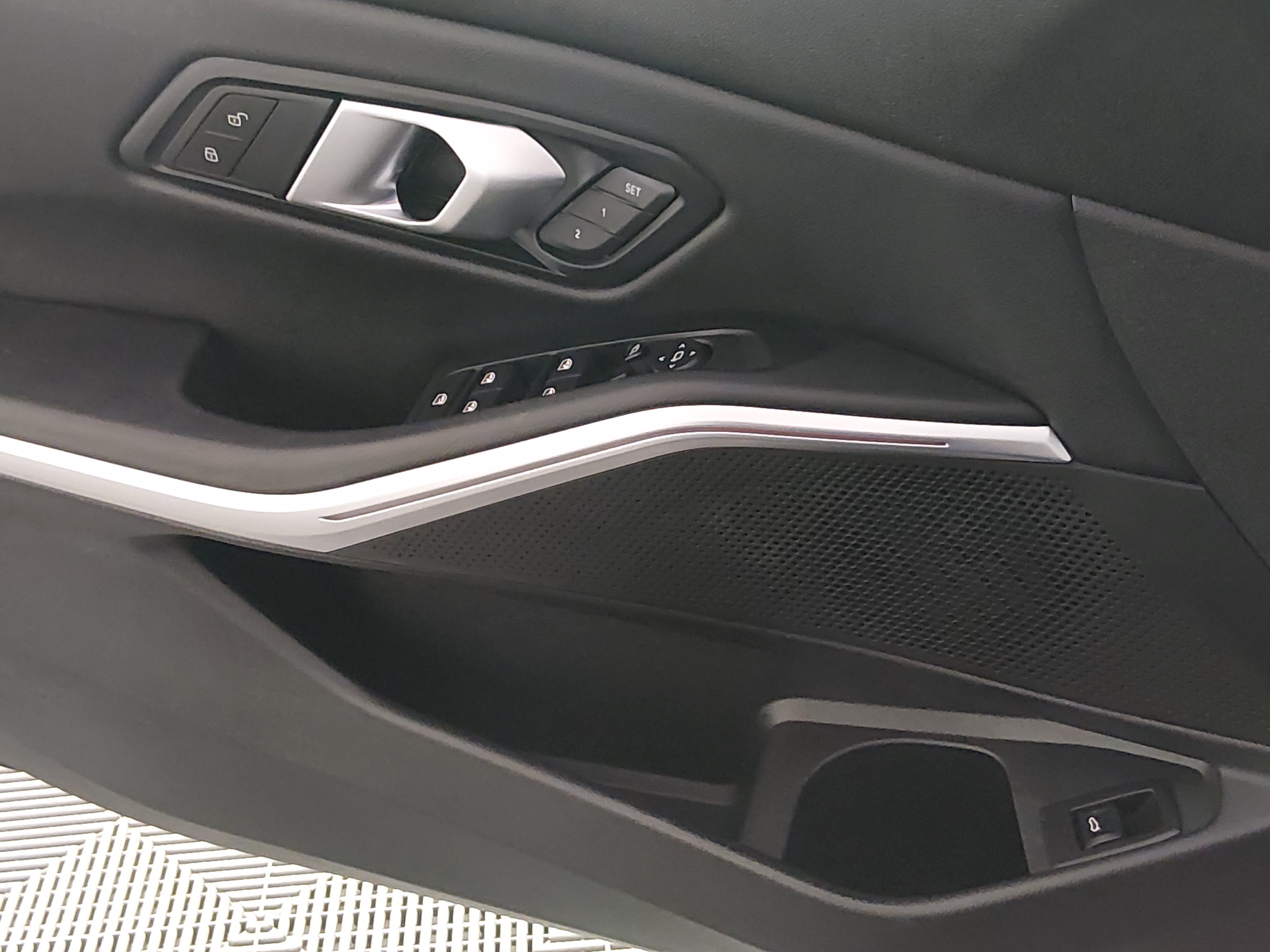 2025 BMW 3 Series 330i - Photo 19