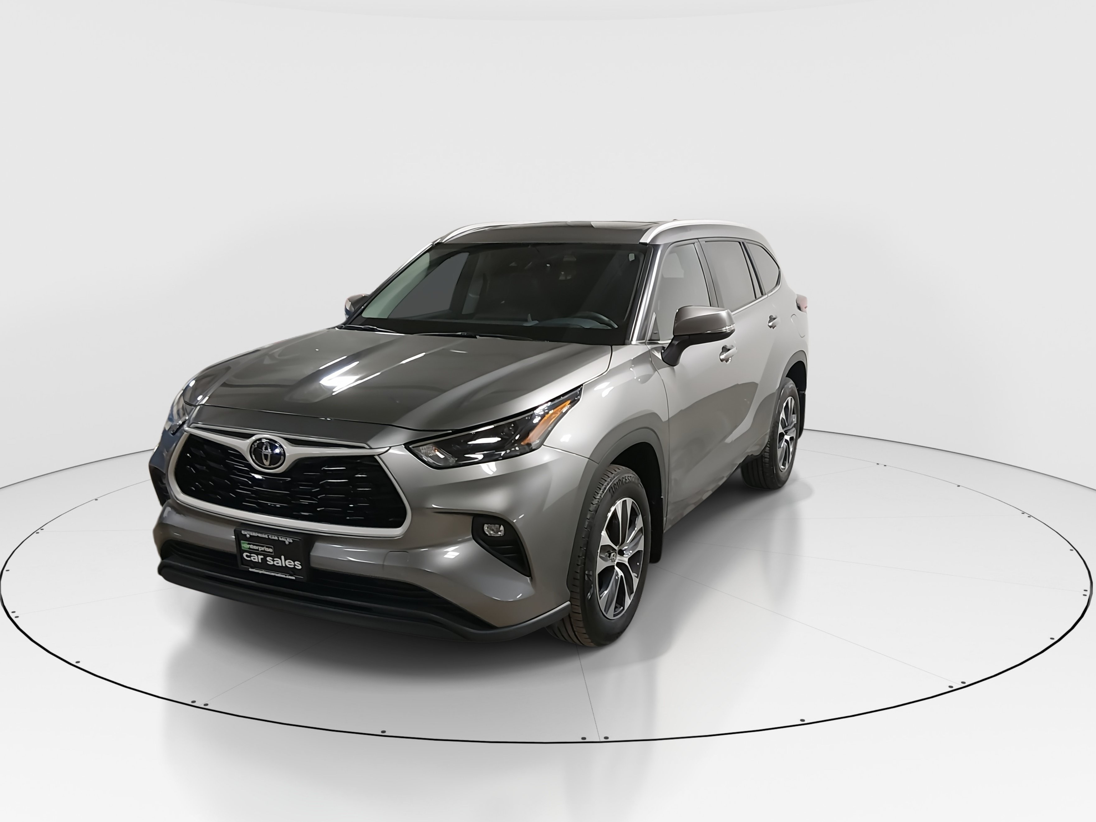 2025 Toyota Highlander XLE - Photo 3