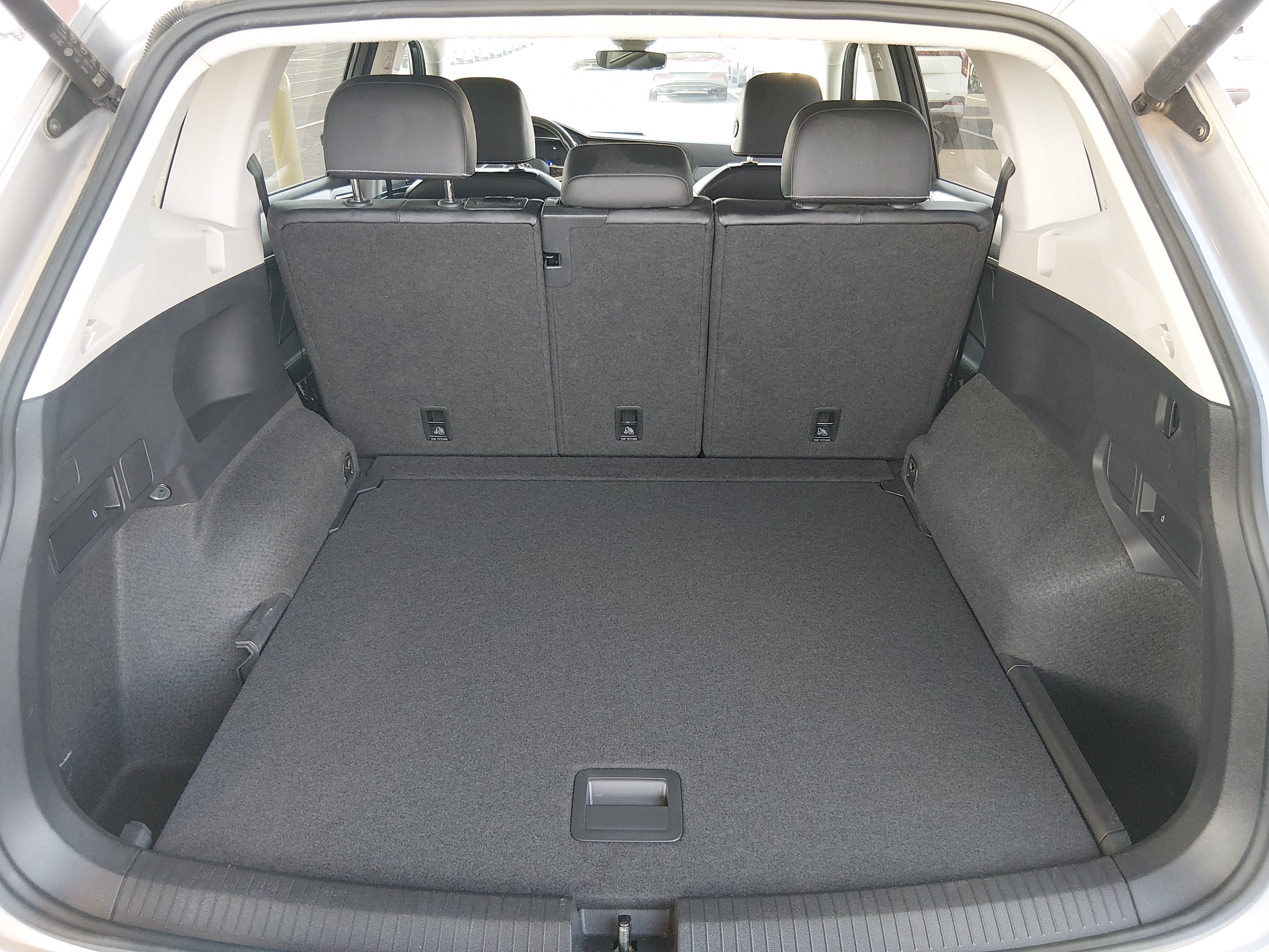 2024 Volkswagen Tiguan SE - Photo 11