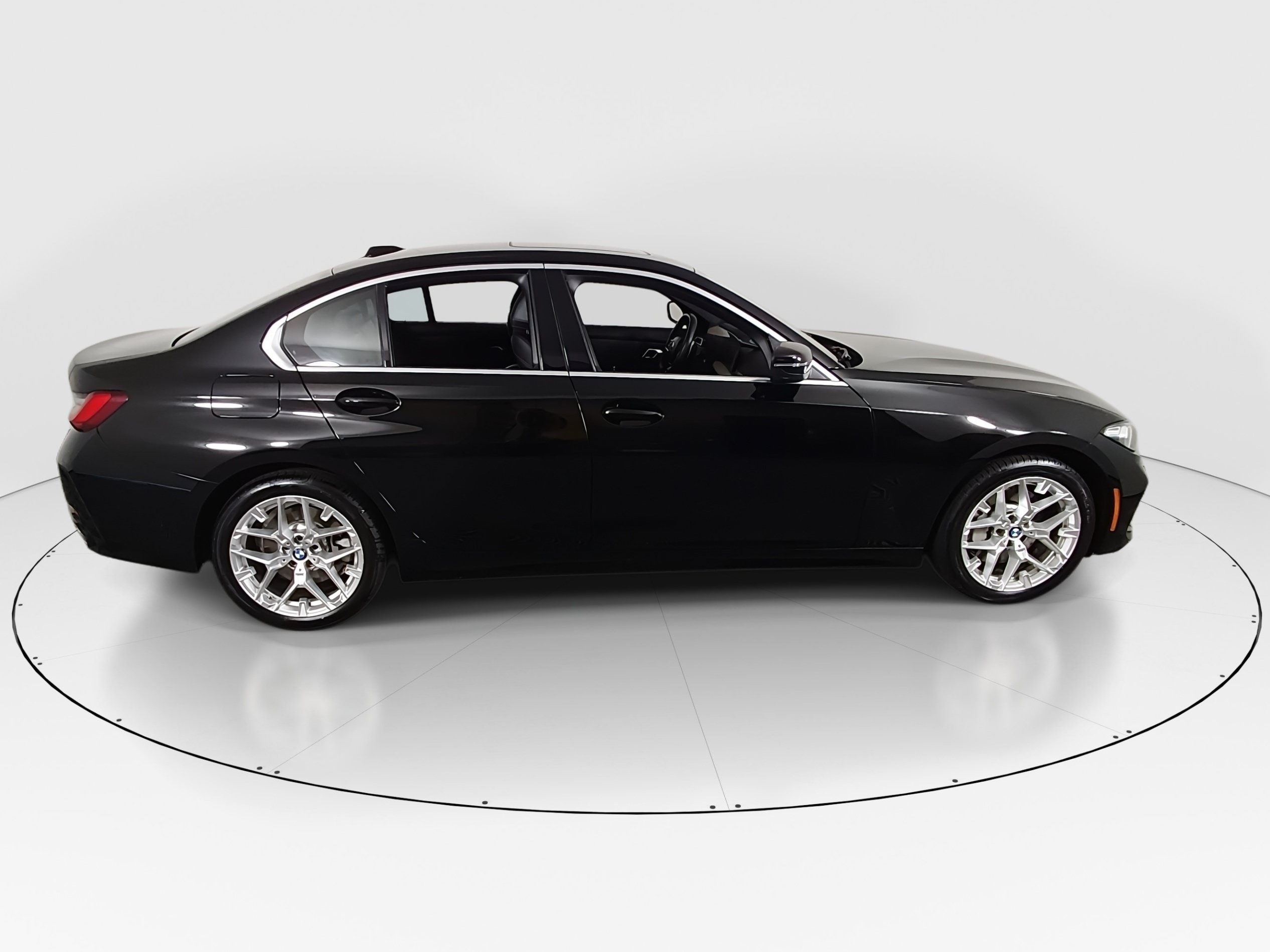 2025 BMW 3 Series 330i - Photo 8