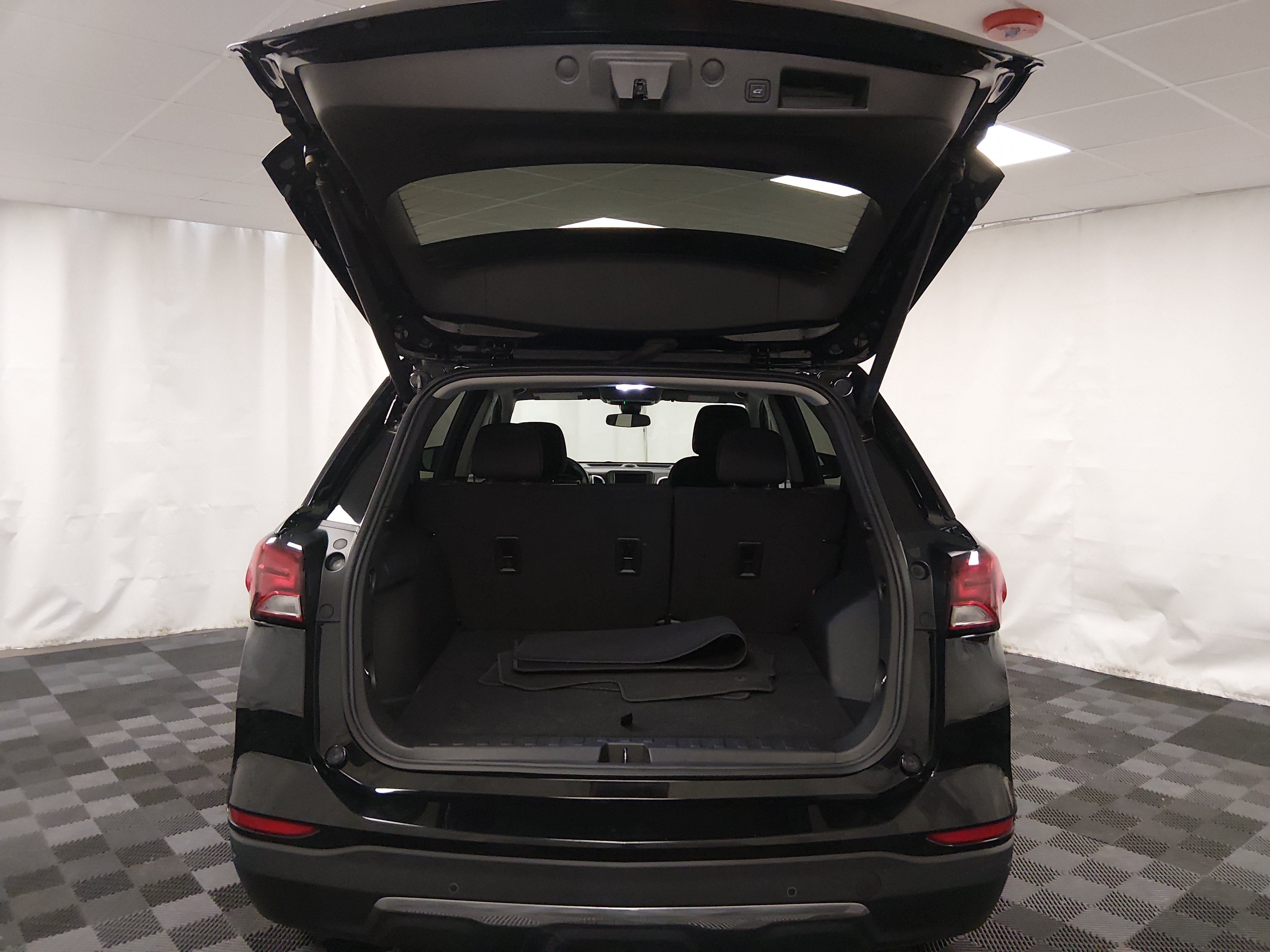 2024 Chevrolet Equinox LT - Photo 11