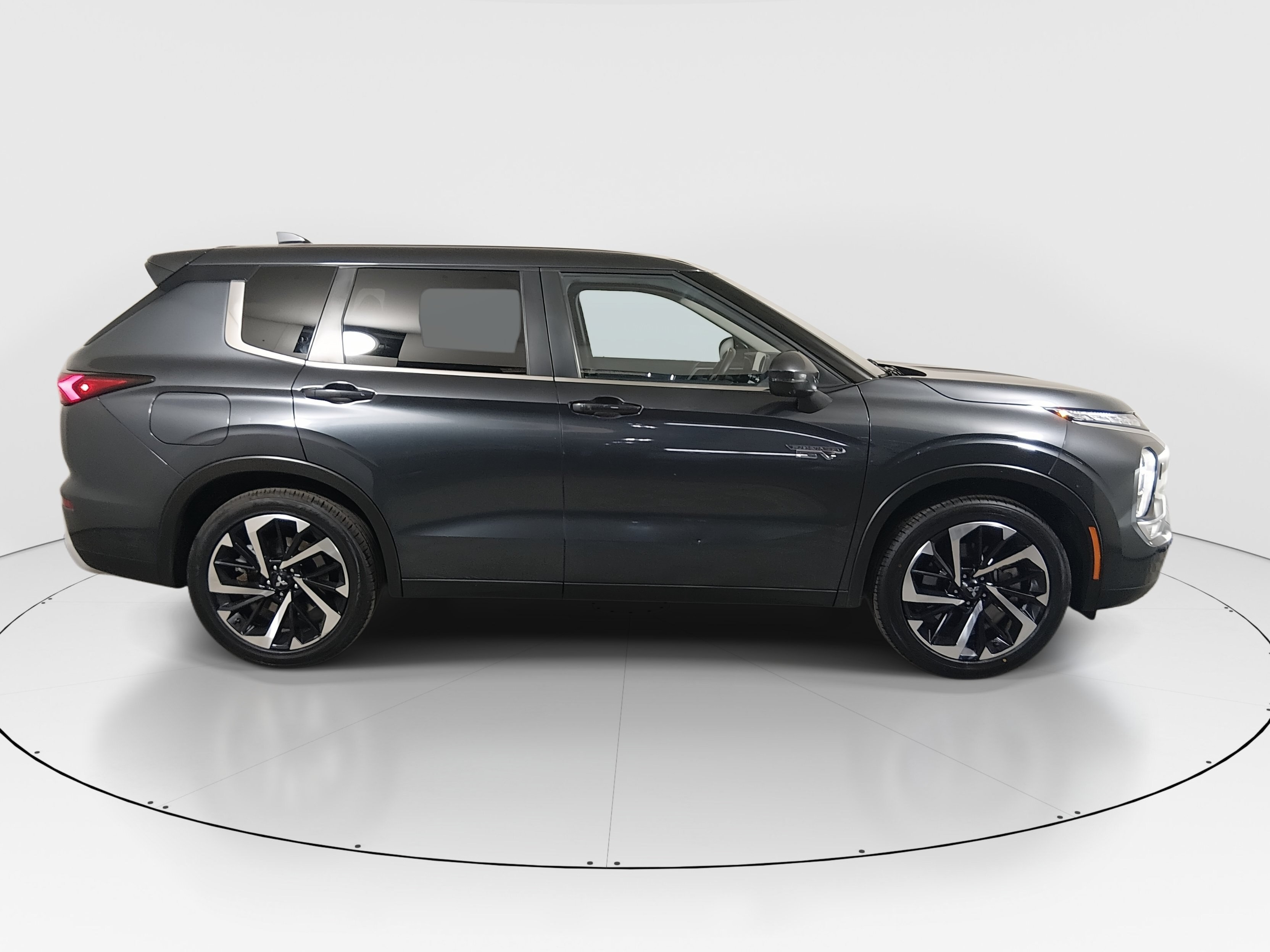 2024 Mitsubishi Outlander Plug-in Hybrid SE - Photo 8