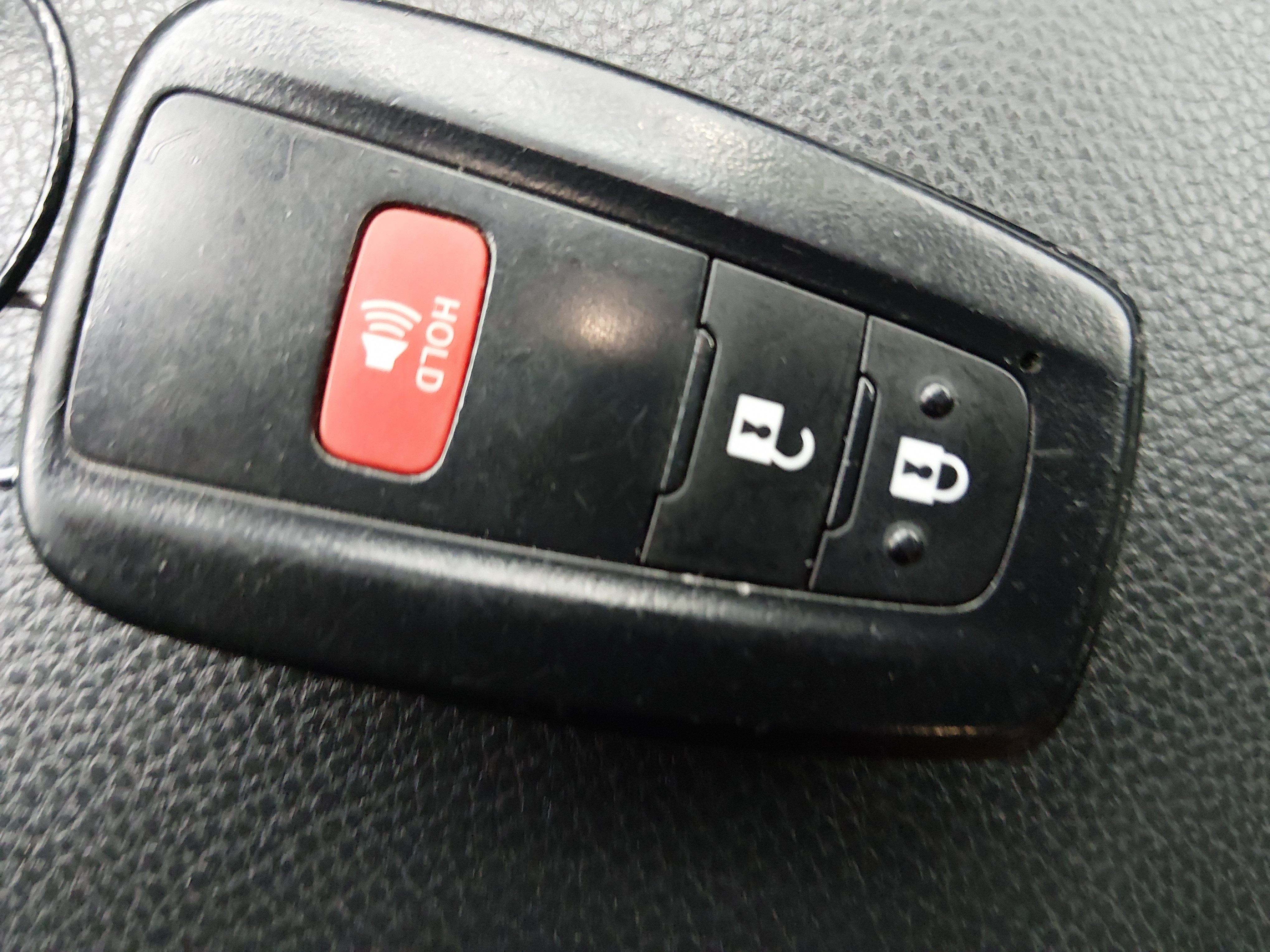 2024 Toyota RAV4 XLE - Photo 15